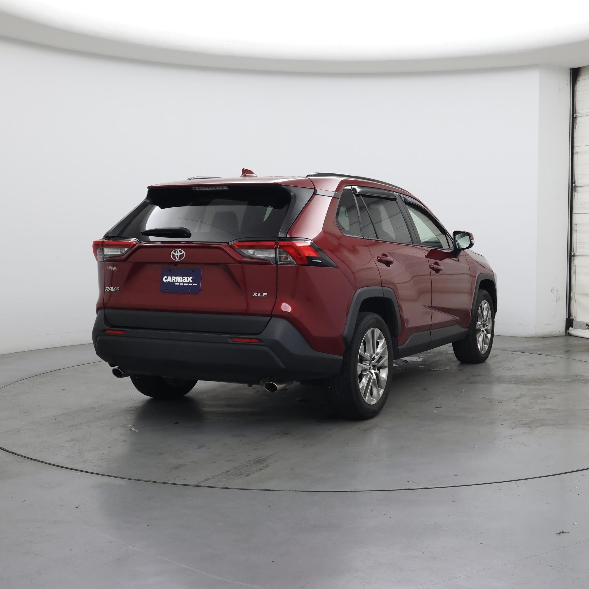 Thumbnail: 2019 Toyota RAV4 - 8