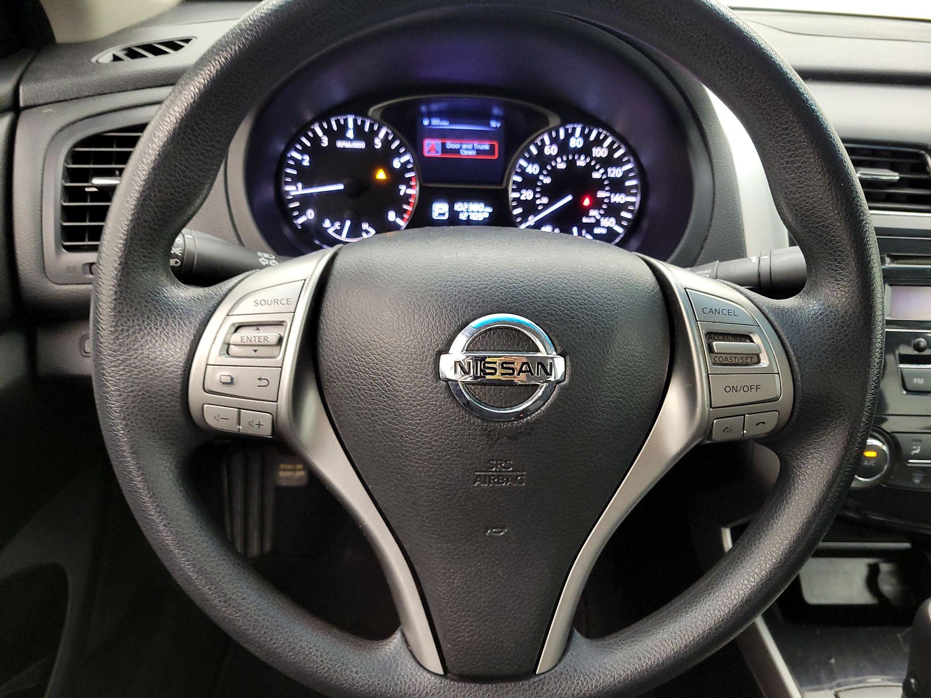 Thumbnail: 2014 Nissan Altima - 10