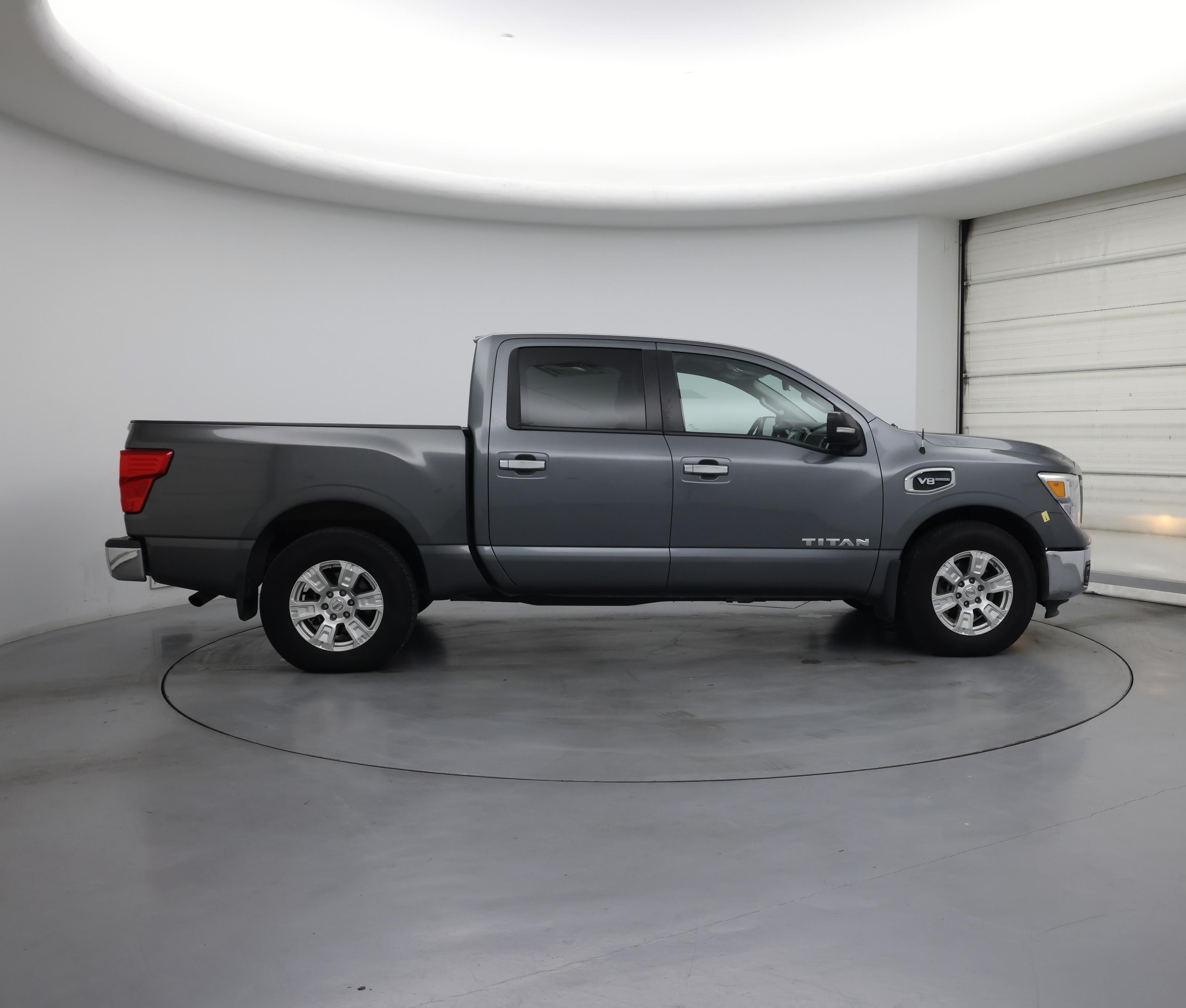 Thumbnail: 2017 Nissan Titan - 7