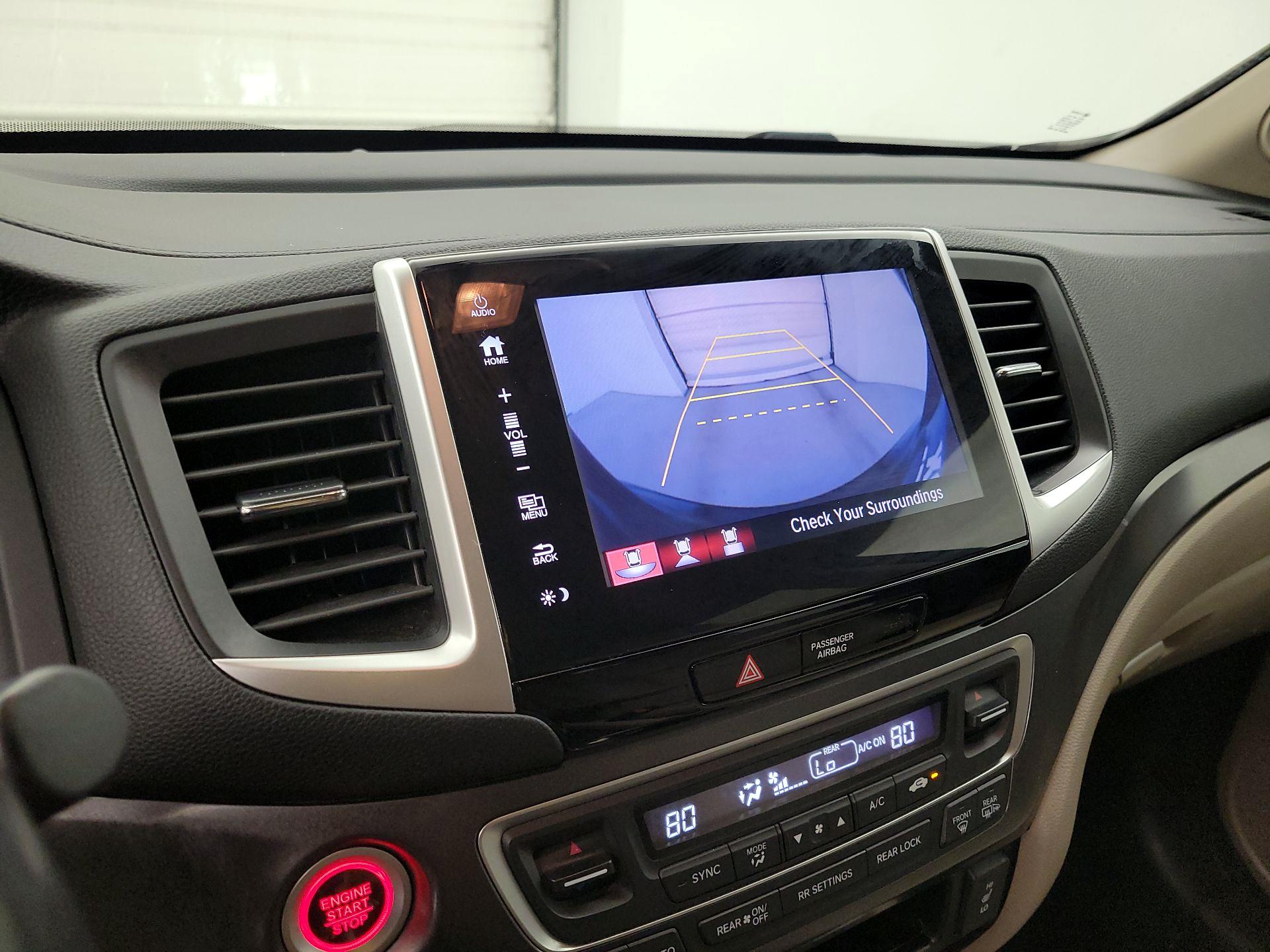 Thumbnail: 2017 Honda Pilot - 15