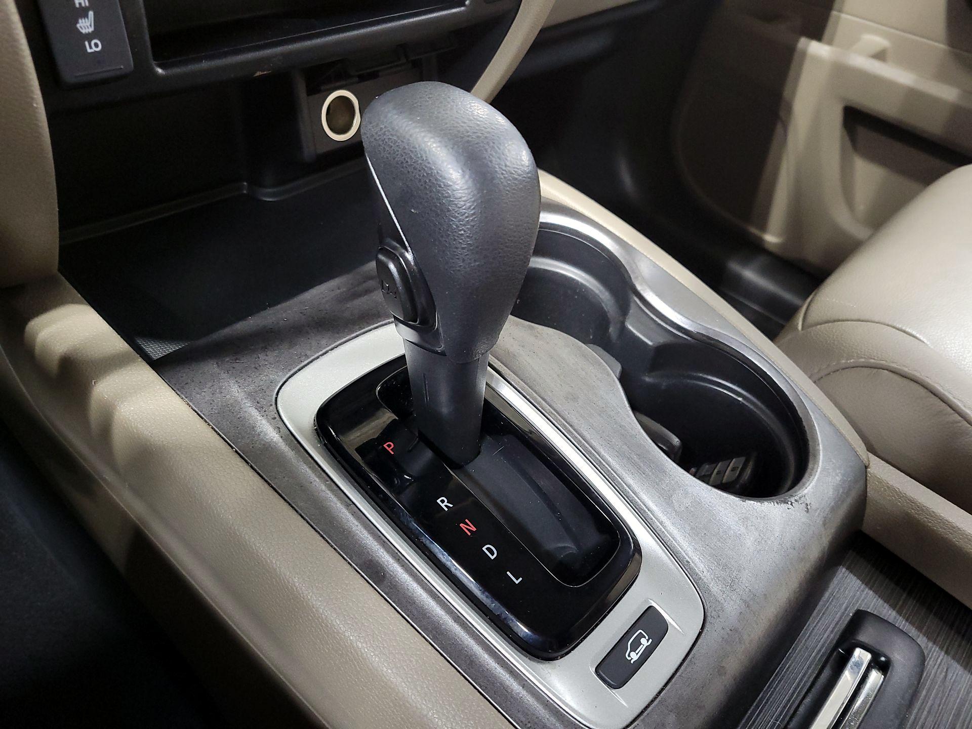 Thumbnail: 2017 Honda Pilot - 18