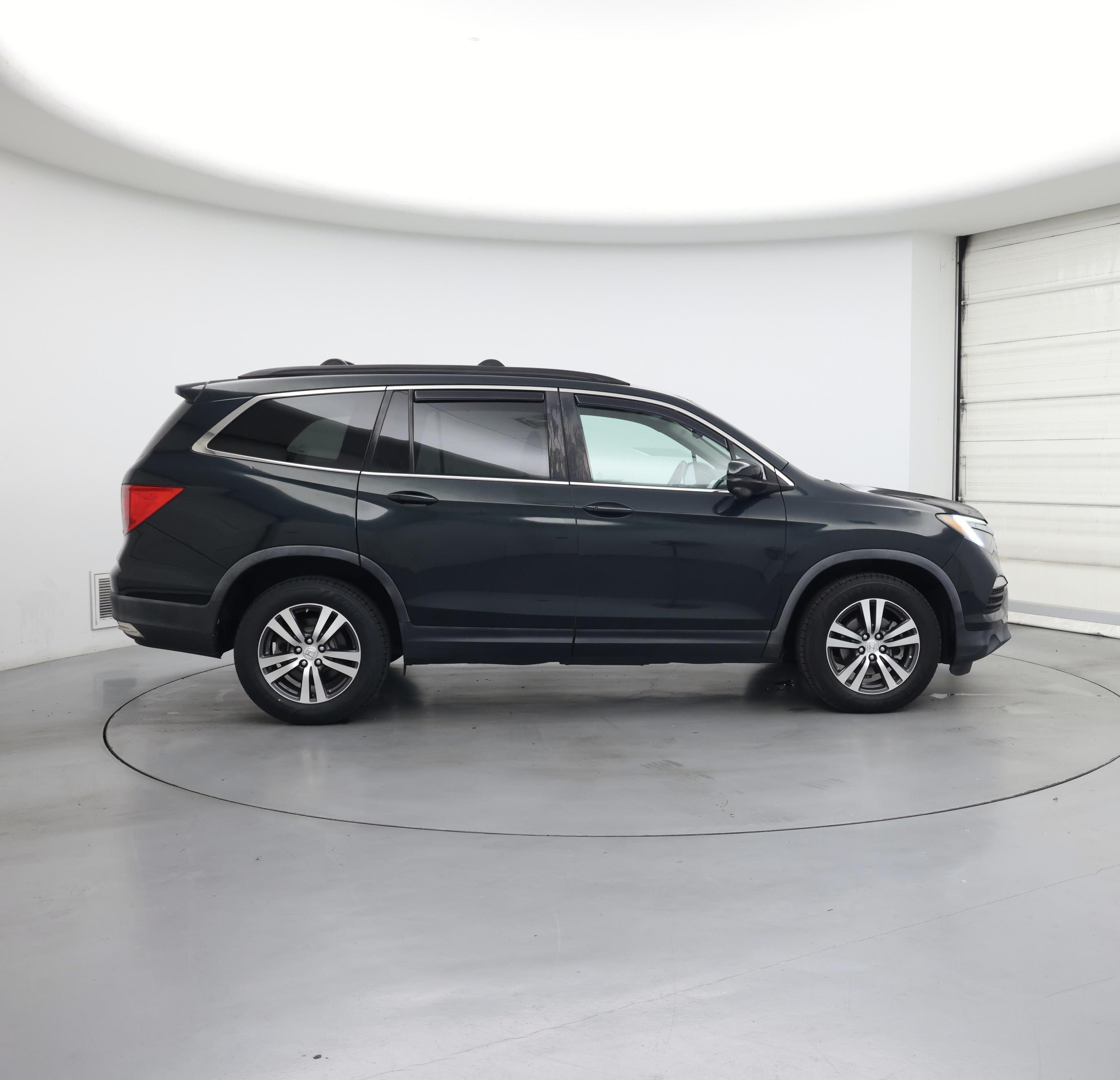 Thumbnail: 2017 Honda Pilot - 7