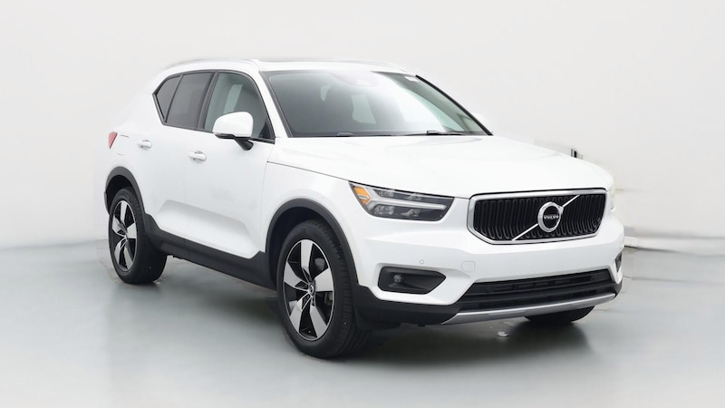2021 Volvo XC40 T5 Momentum Hero Image