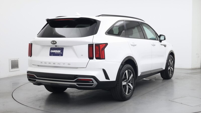 2021 Kia Sorento S 8