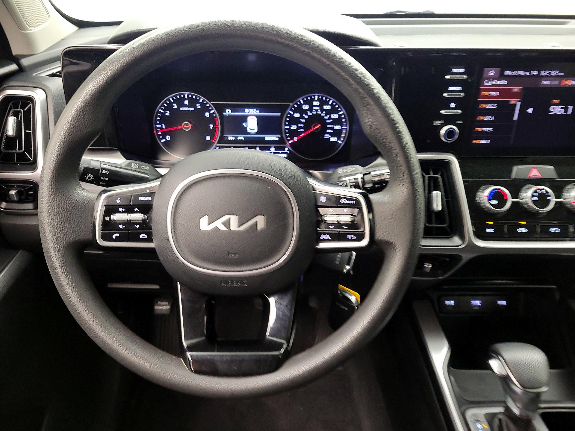 Thumbnail: 2022 Kia Sorento - 10
