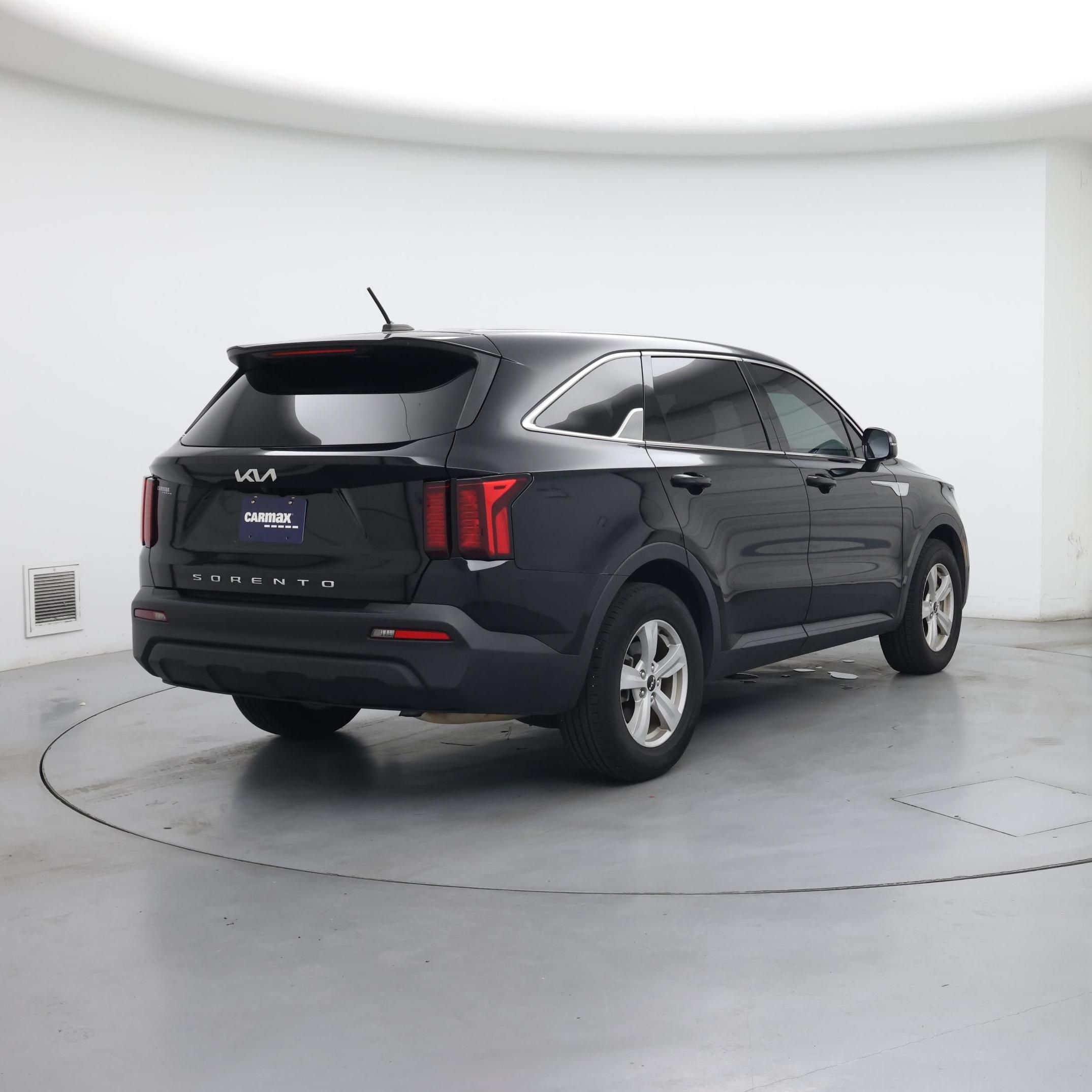 Thumbnail: 2022 Kia Sorento - 8
