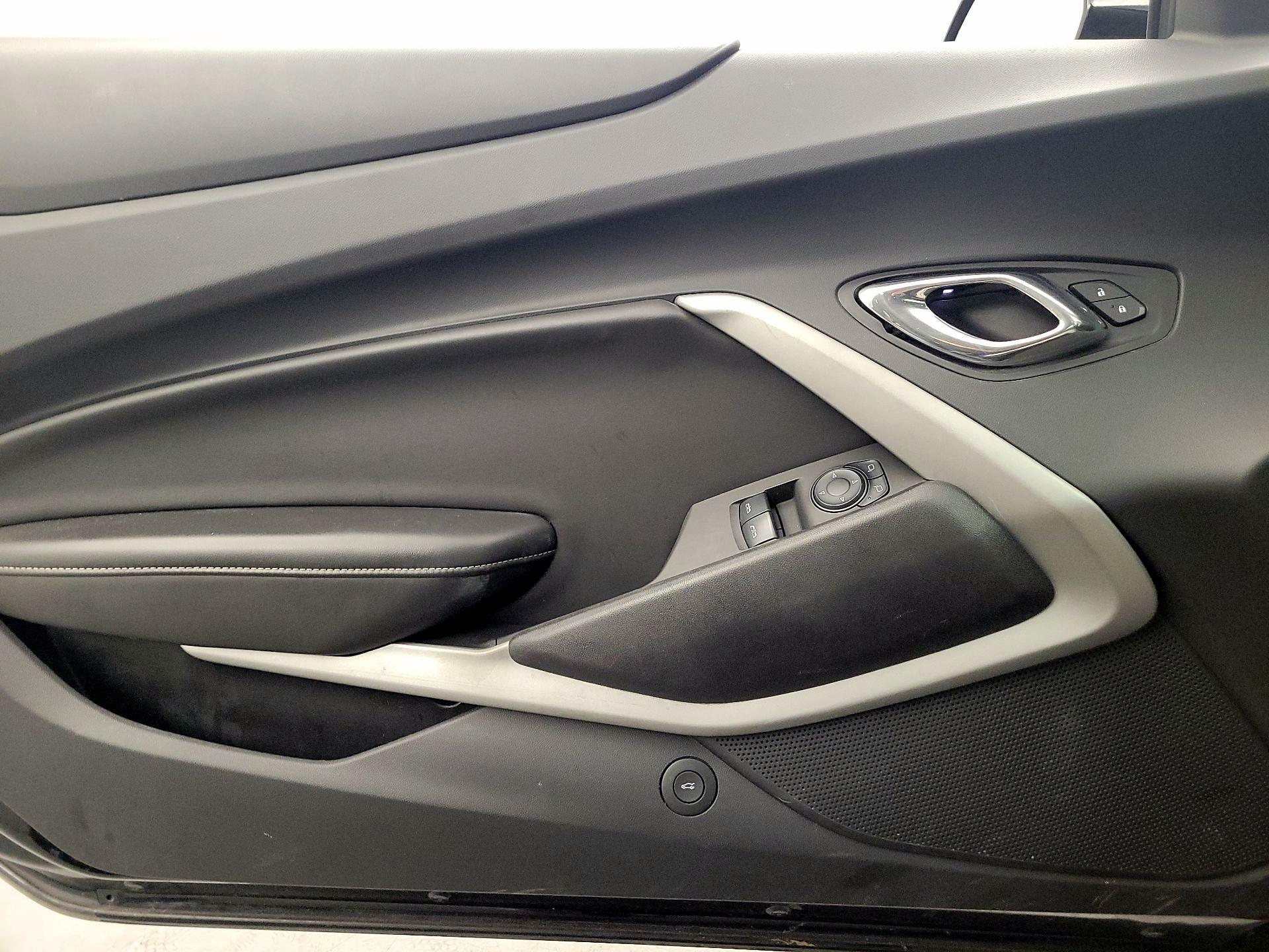 Thumbnail: 2017 Chevrolet Camaro - 12