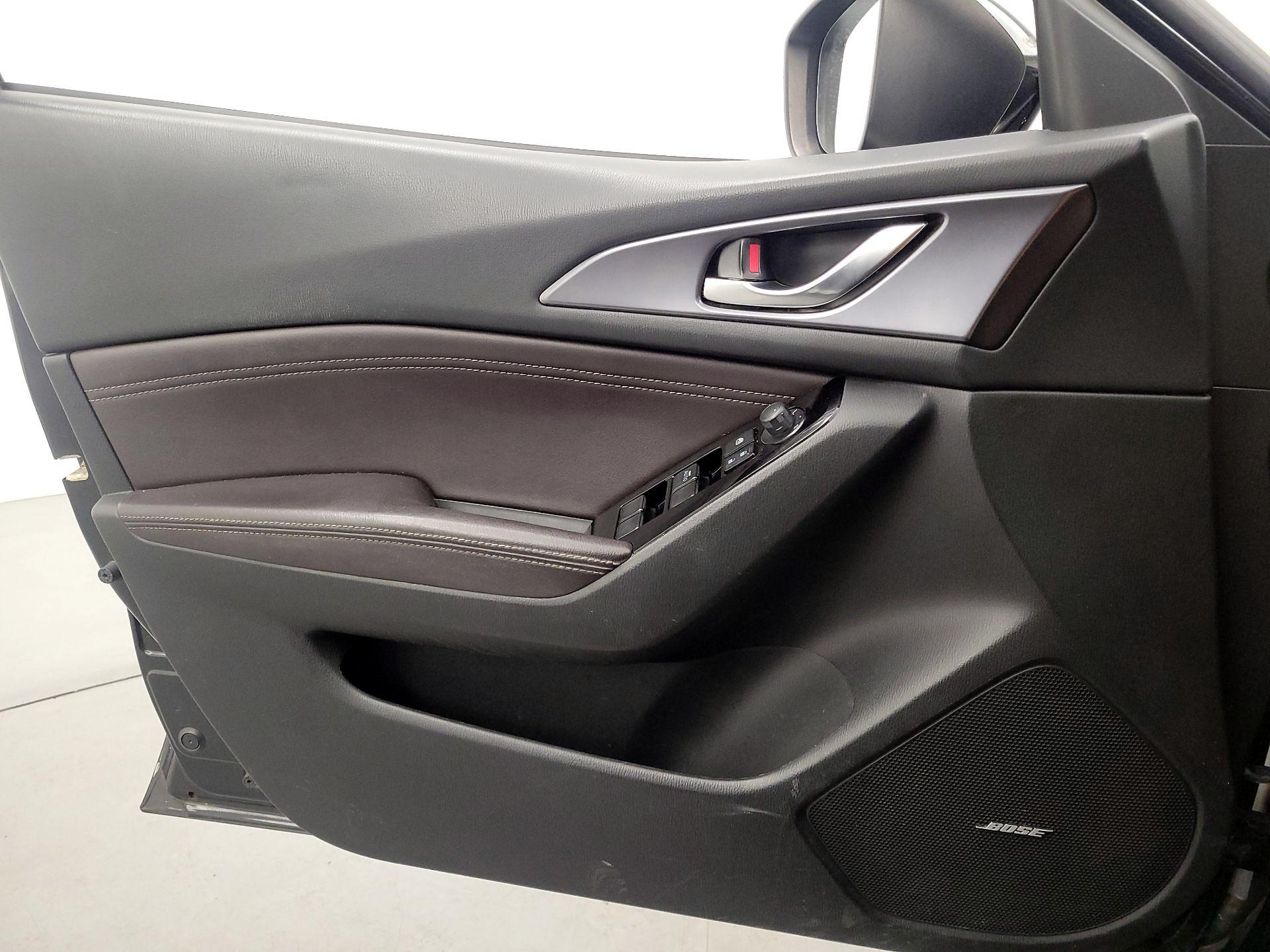 Thumbnail: 2017 Mazda Mazda3 - 12