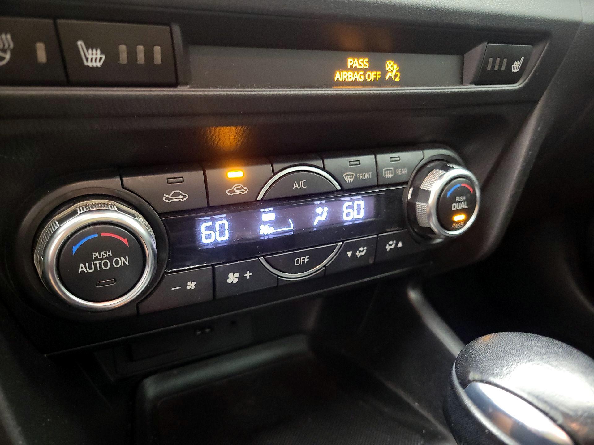 Thumbnail: 2017 Mazda Mazda3 - 14