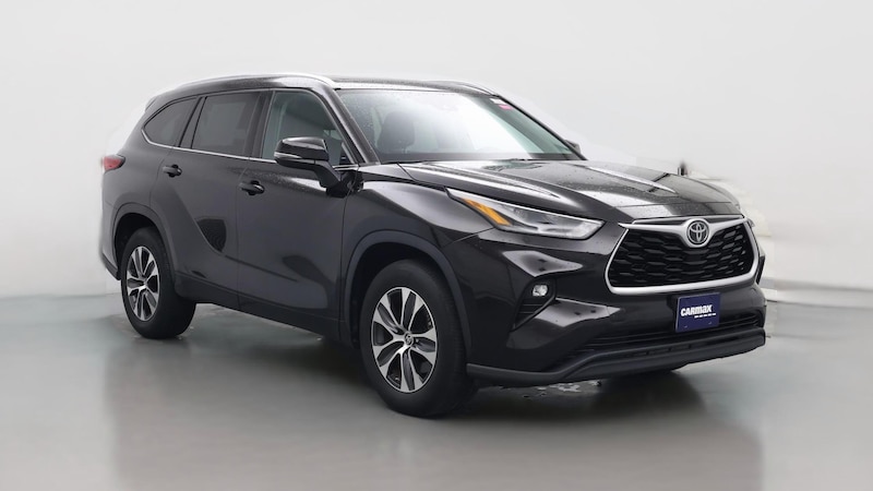 2021 Toyota Highlander XLE Hero Image