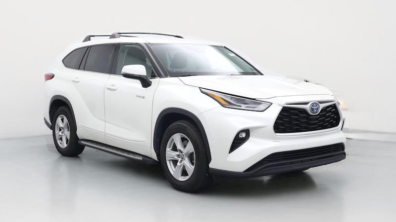 2021 Toyota Highlander LE Hero Image