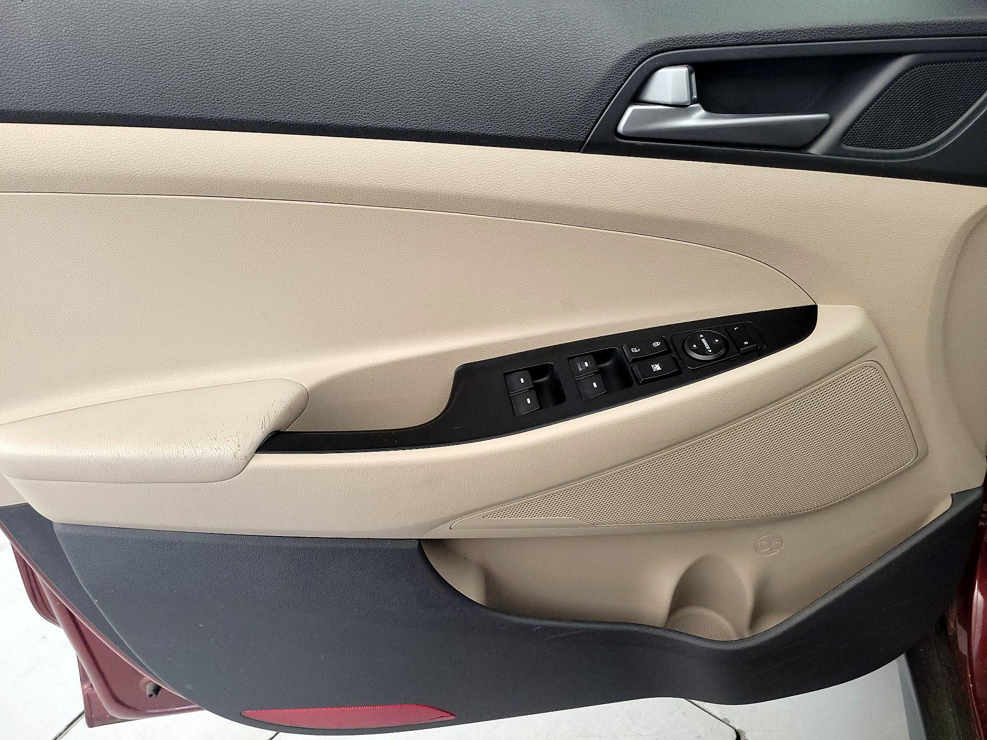 Thumbnail: 2017 Hyundai Tucson - 12