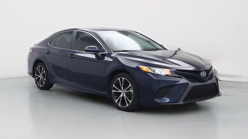 2018 Toyota Camry SE Hero Image