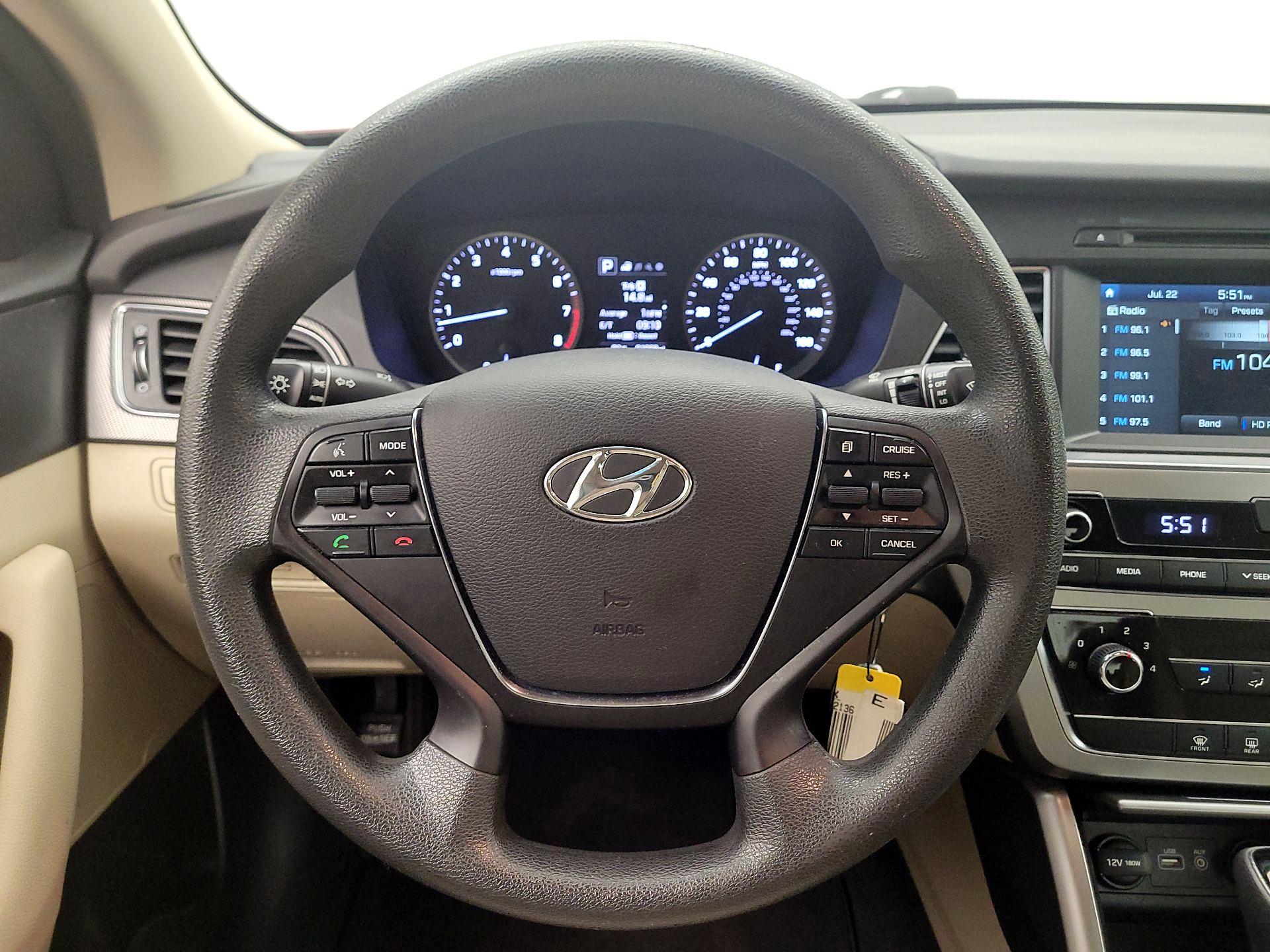 Thumbnail: 2016 Hyundai Sonata - 10