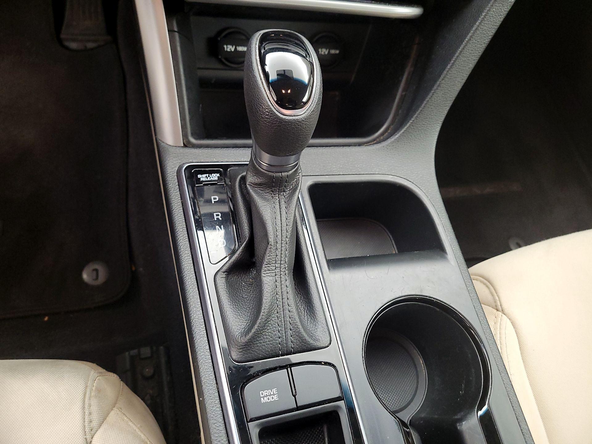 Thumbnail: 2016 Hyundai Sonata - 17