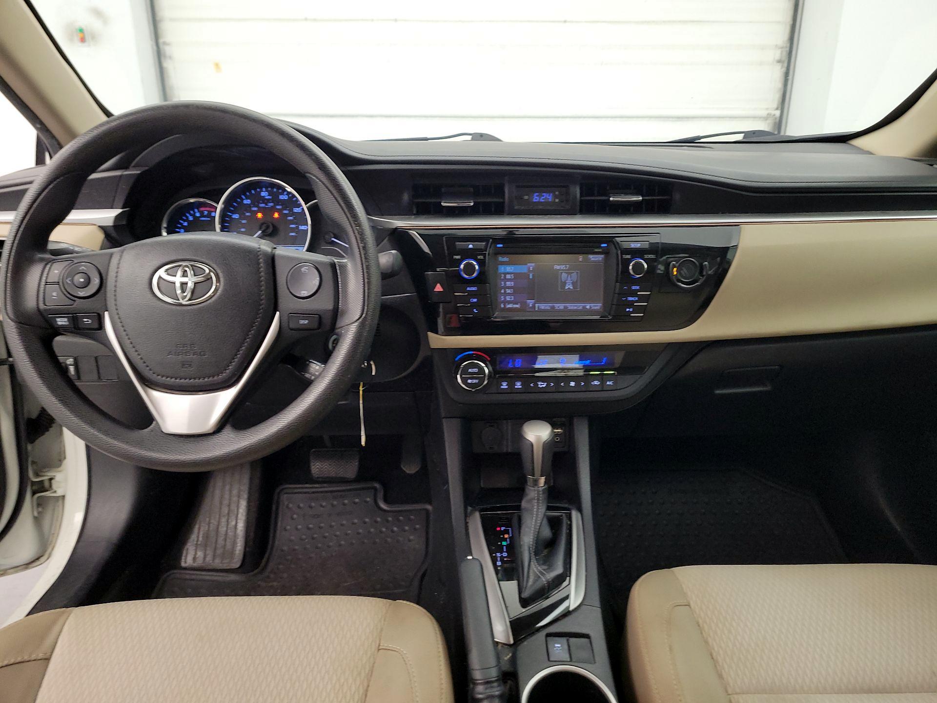 Thumbnail: 2015 Toyota Corolla - 9