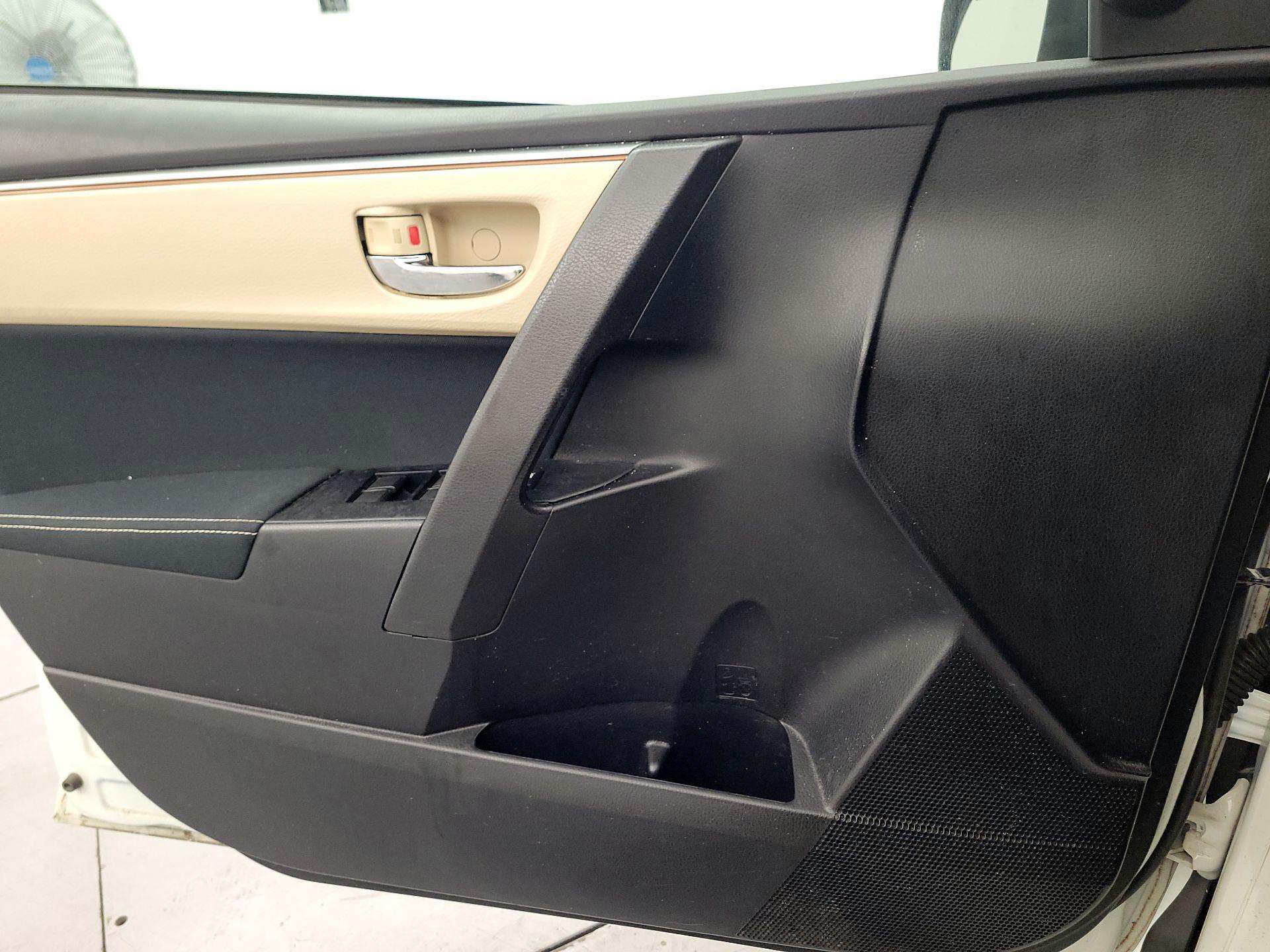 Thumbnail: 2015 Toyota Corolla - 12