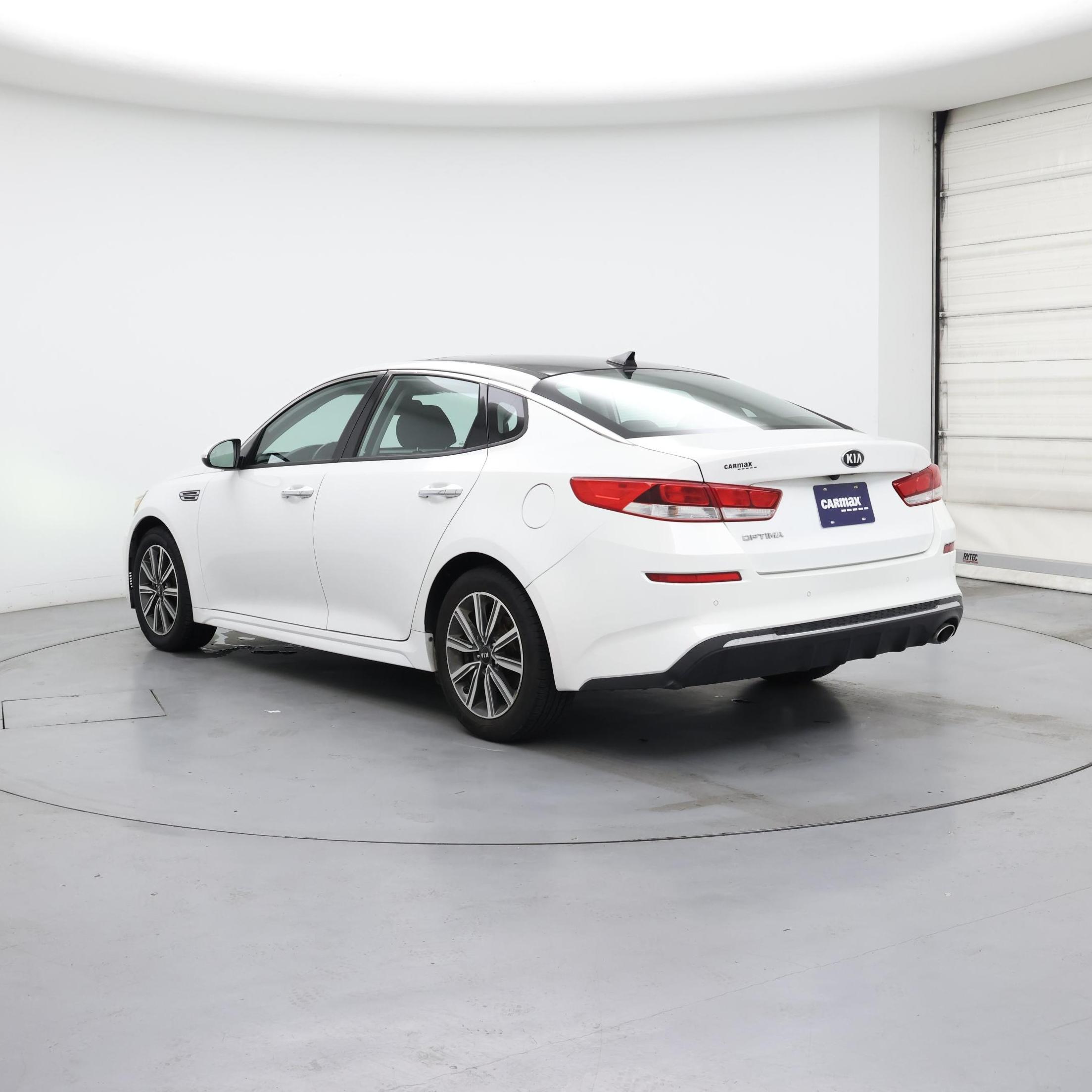 Thumbnail: 2019 Kia Optima - 2
