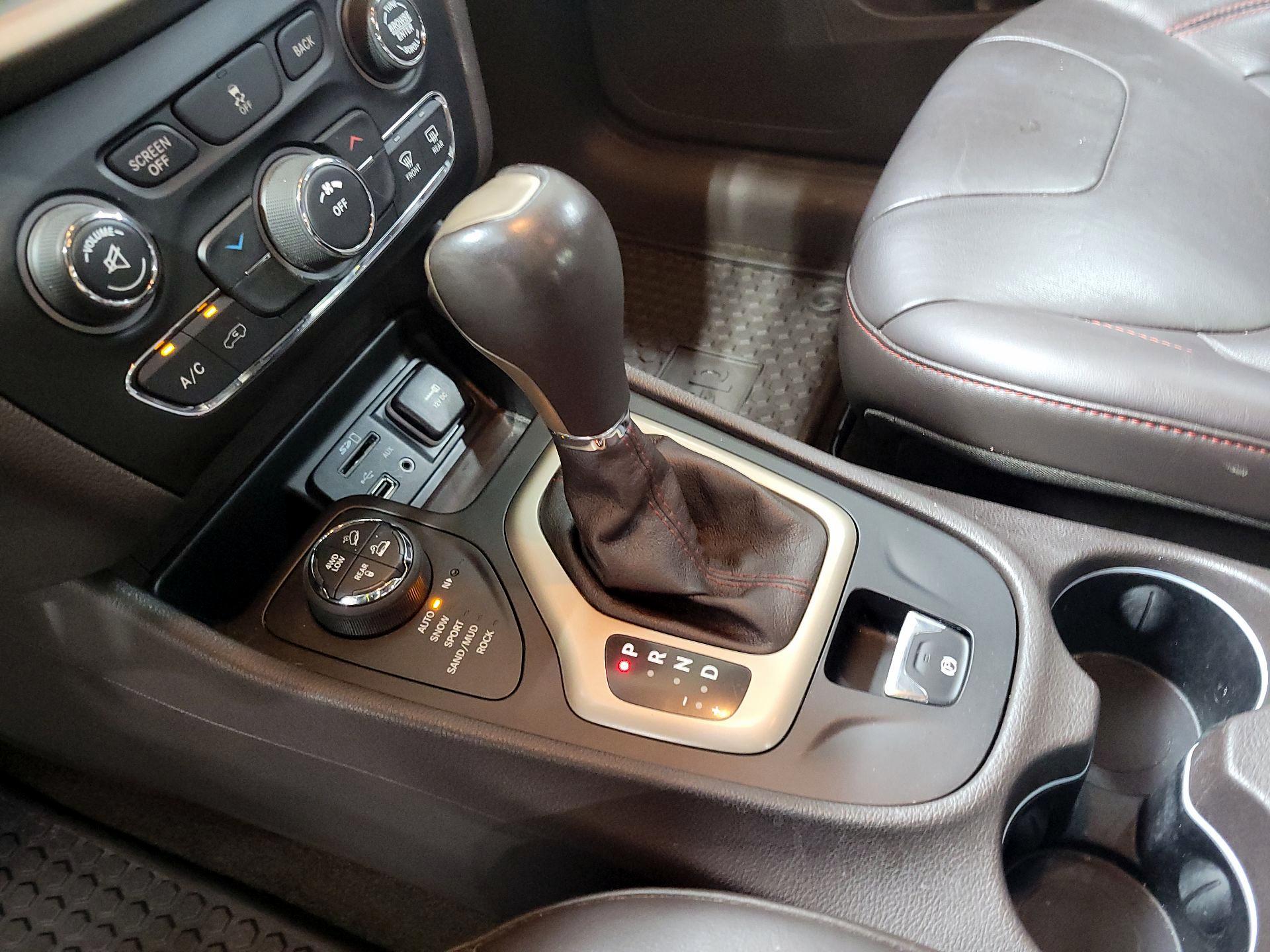 Thumbnail: 2014 Jeep Cherokee - 17