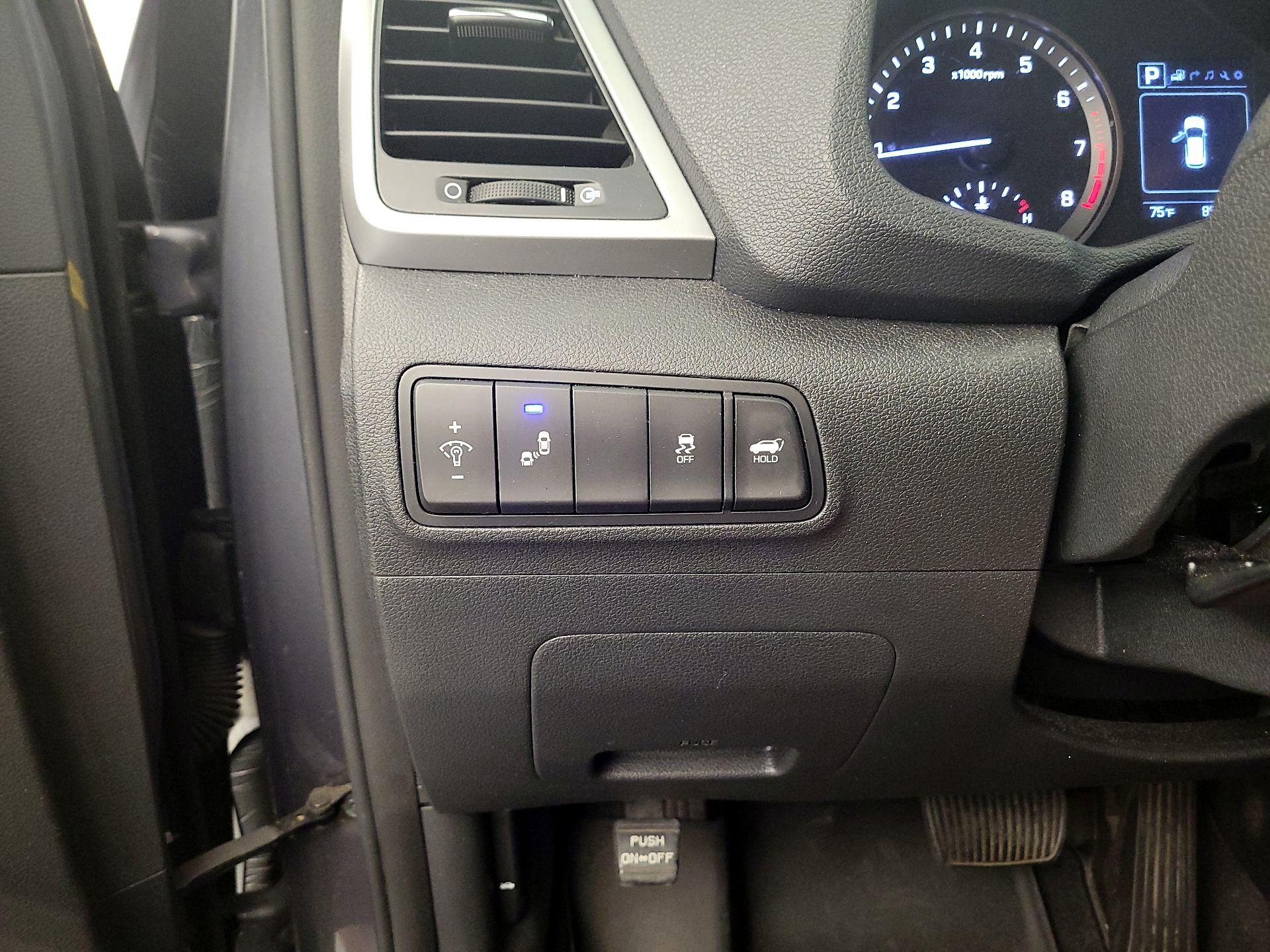 Thumbnail: 2016 Hyundai Tucson - 13