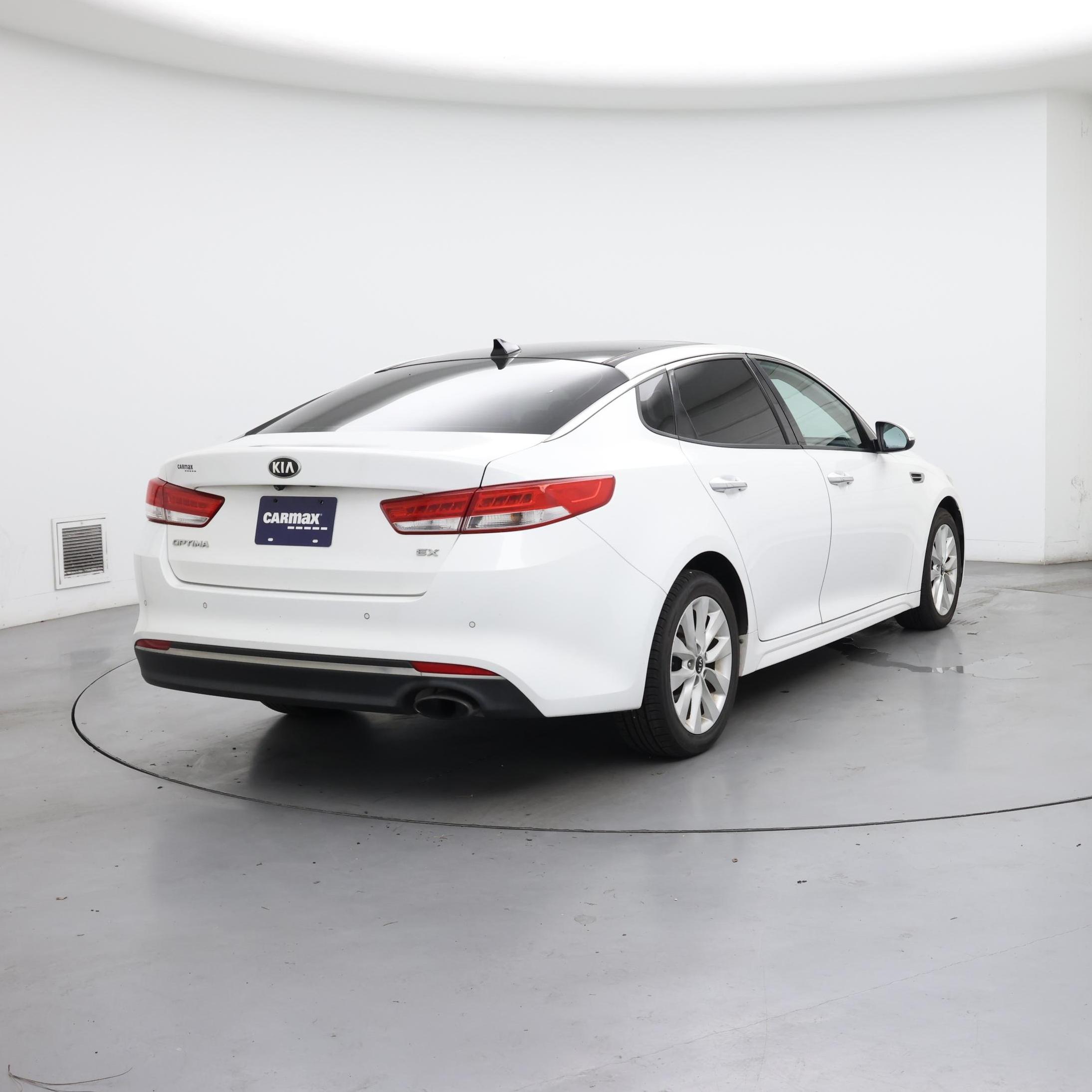 Thumbnail: 2016 Kia Optima - 8