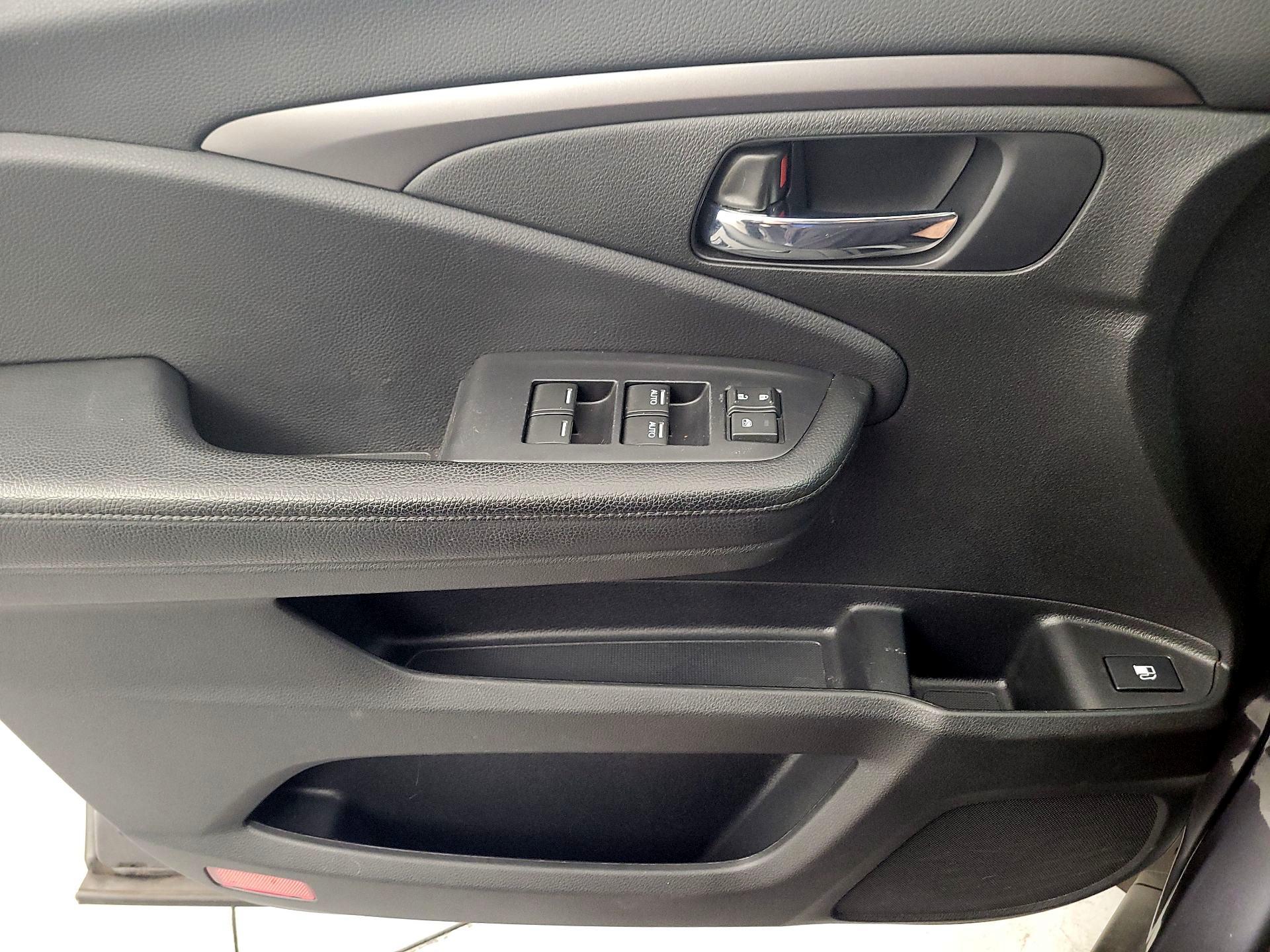 Thumbnail: 2019 Honda Passport - 12