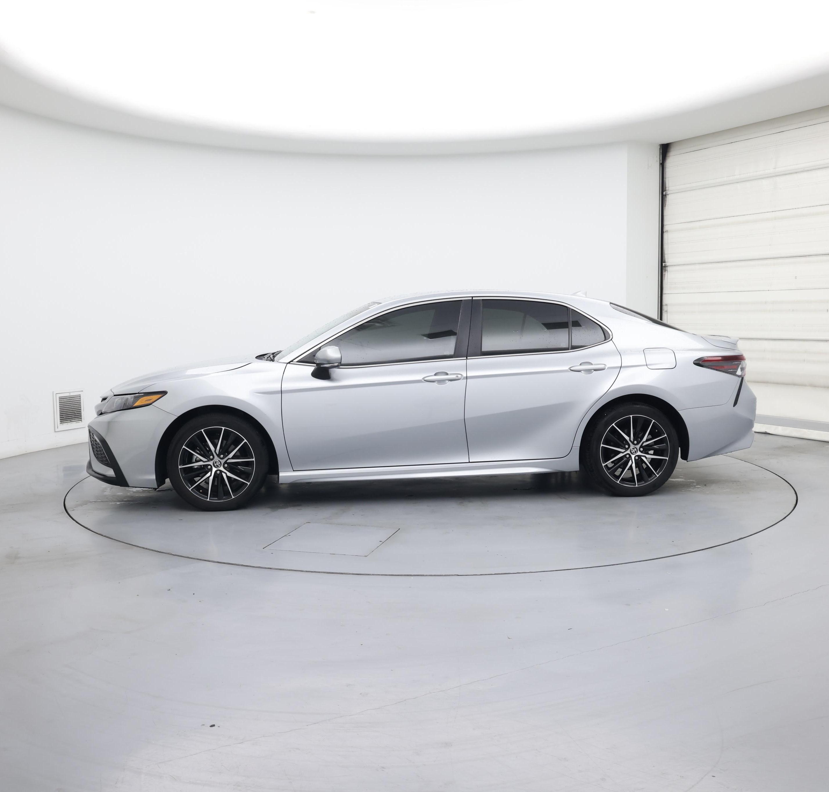 Thumbnail: 2024 Toyota Camry - 3