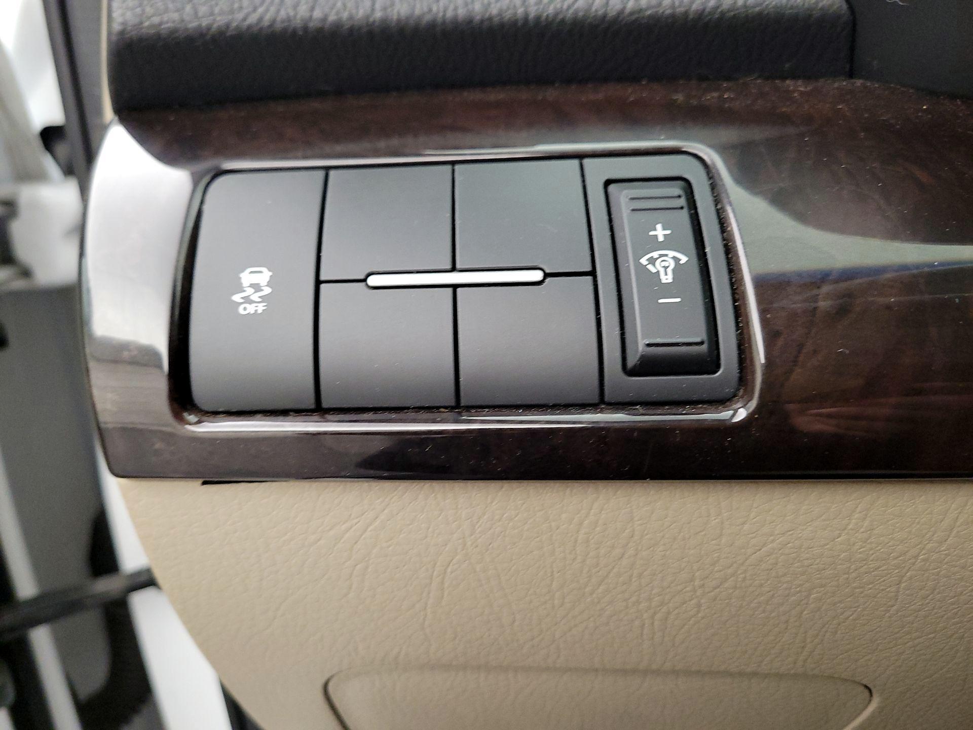 Thumbnail: 2014 Kia Sorento - 13