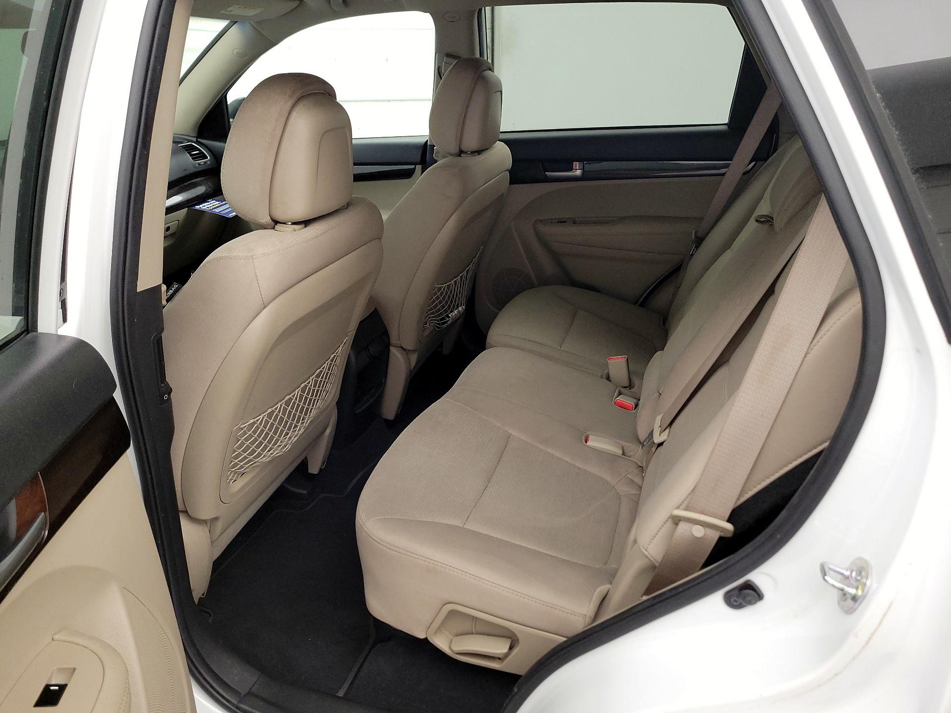 Thumbnail: 2014 Kia Sorento - 17