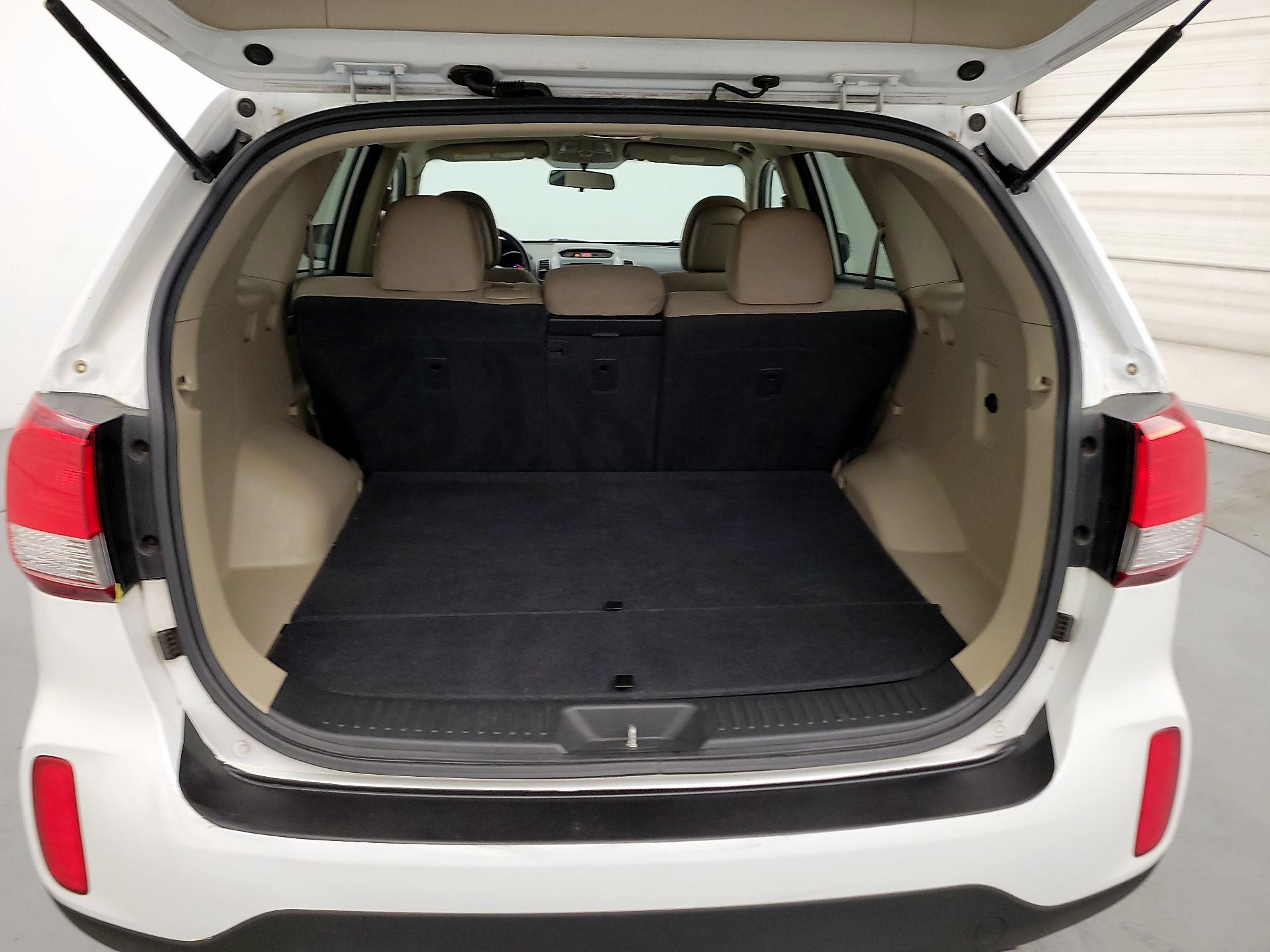 Thumbnail: 2014 Kia Sorento - 18