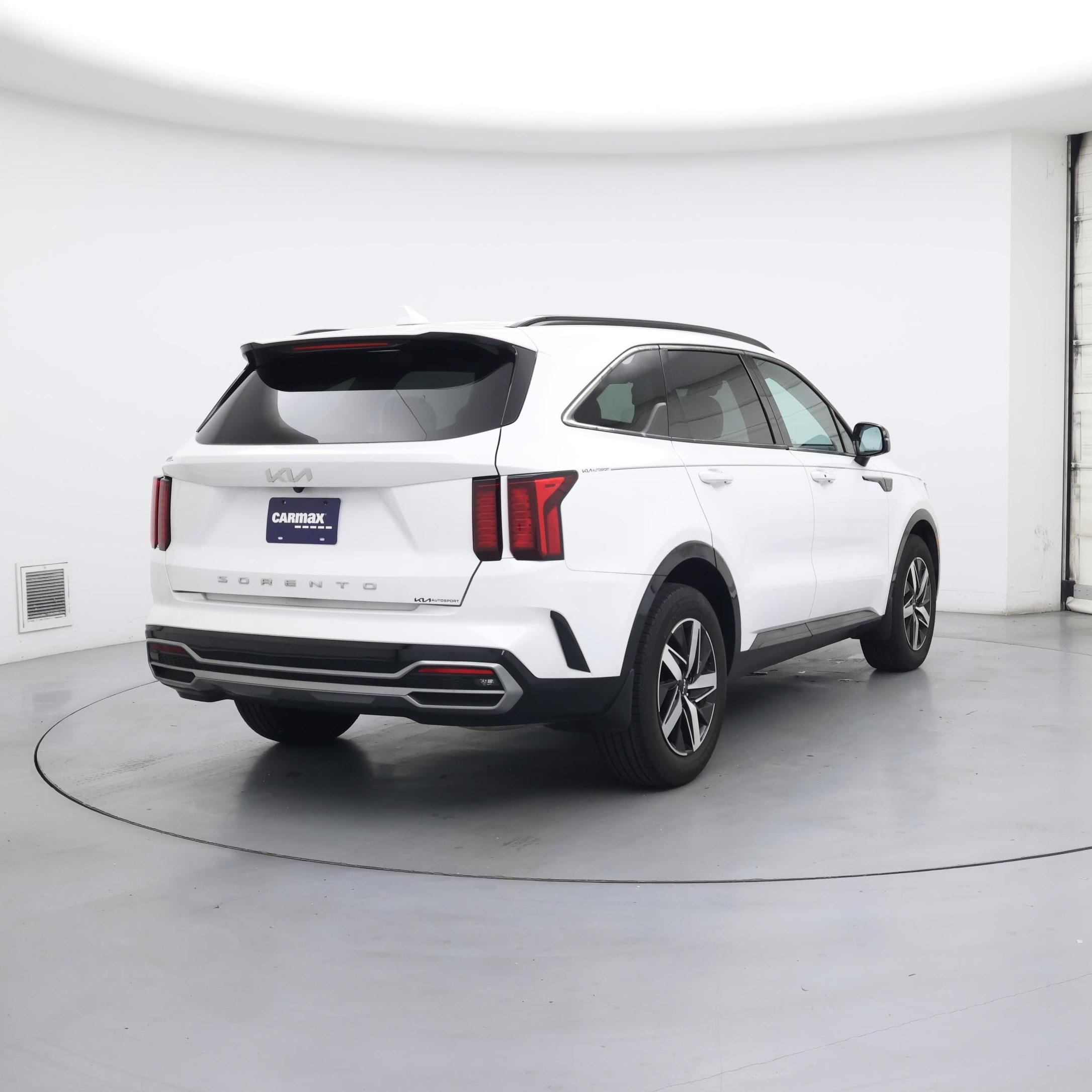 Thumbnail: 2022 Kia Sorento - 8