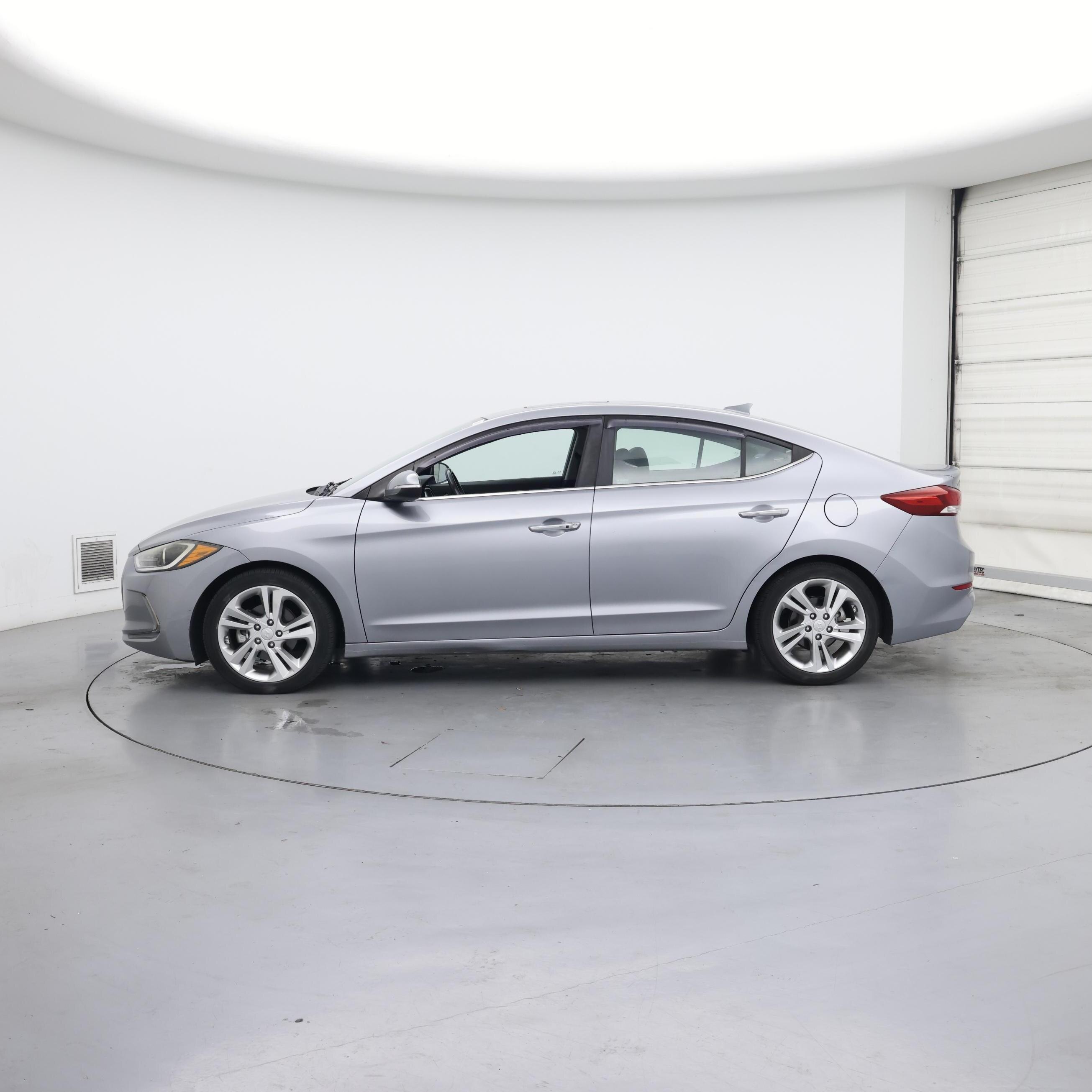 Thumbnail: 2017 Hyundai Elantra - 3