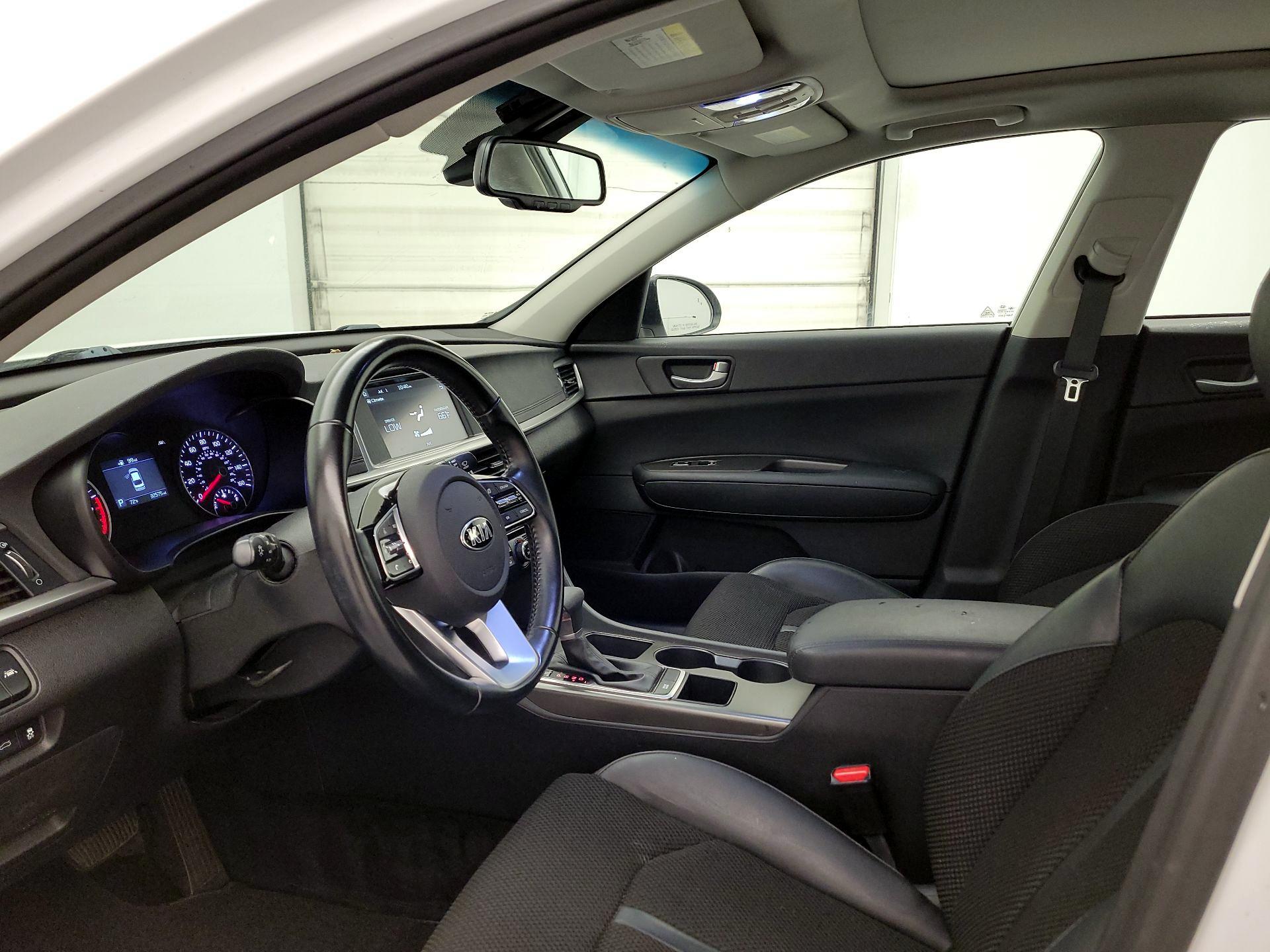 Thumbnail: 2019 Kia Optima - 11