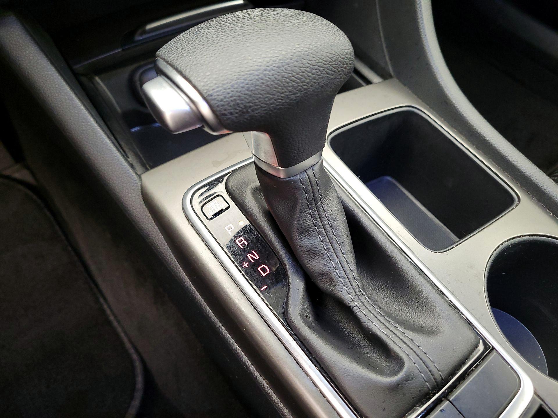 Thumbnail: 2019 Kia Optima - 17