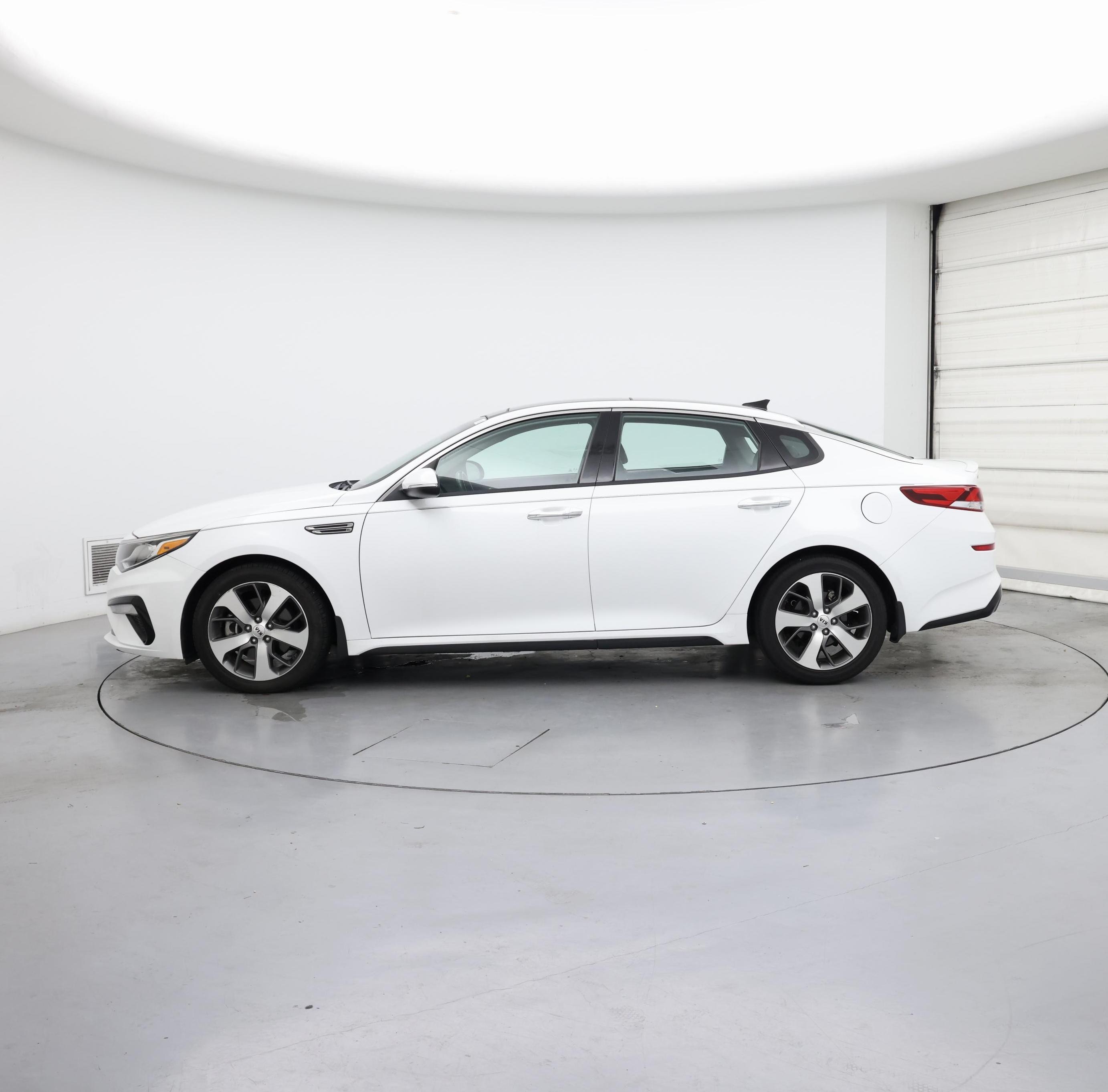 Thumbnail: 2019 Kia Optima - 3