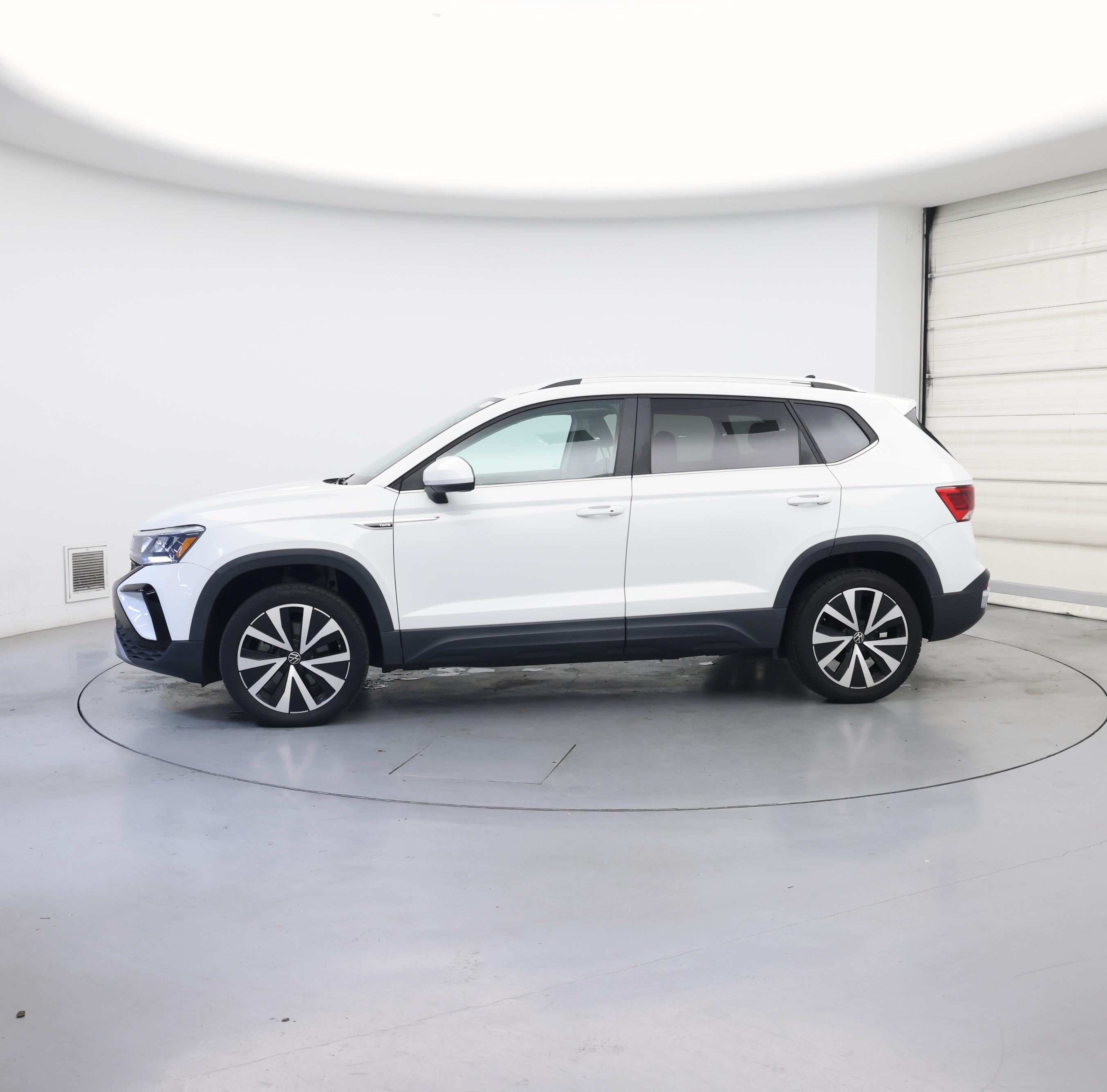 Thumbnail: 2022 Volkswagen Taos - 3