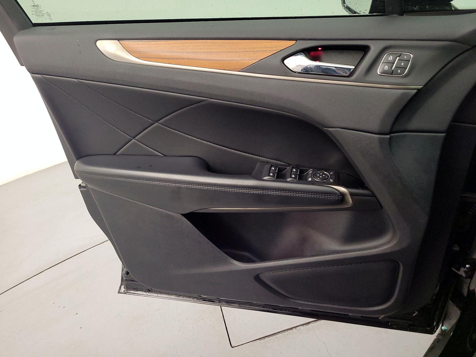 Thumbnail: 2019 Lincoln MKC - 12