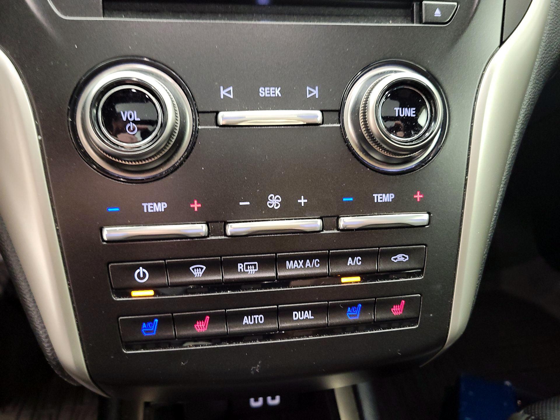 Thumbnail: 2019 Lincoln MKC - 17