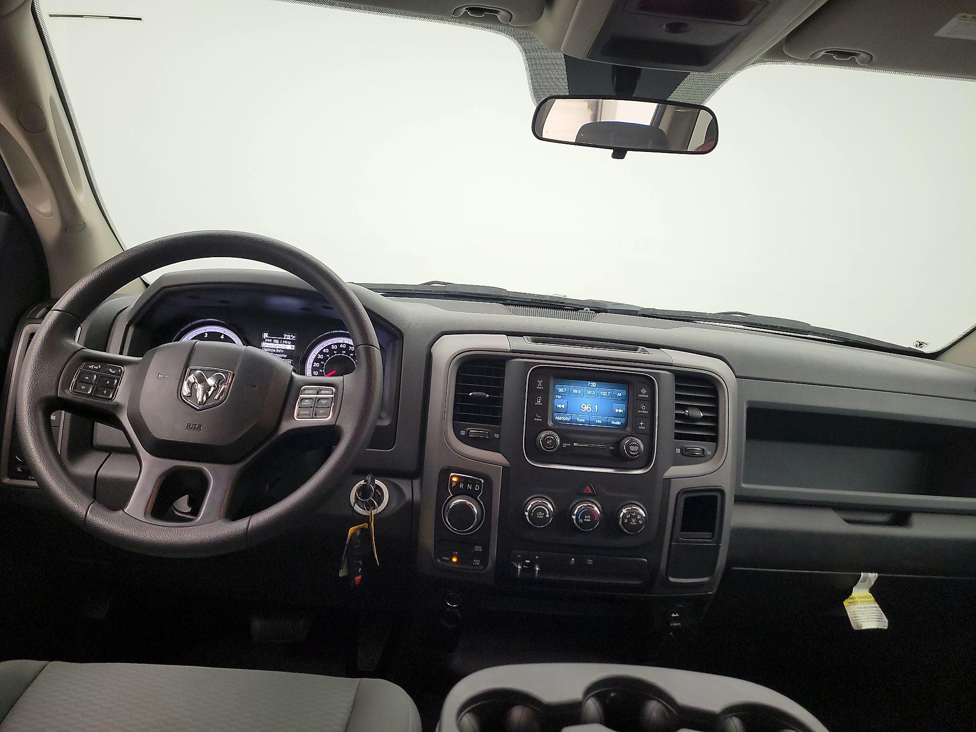Thumbnail: 2020 RAM 1500 Classic - 9