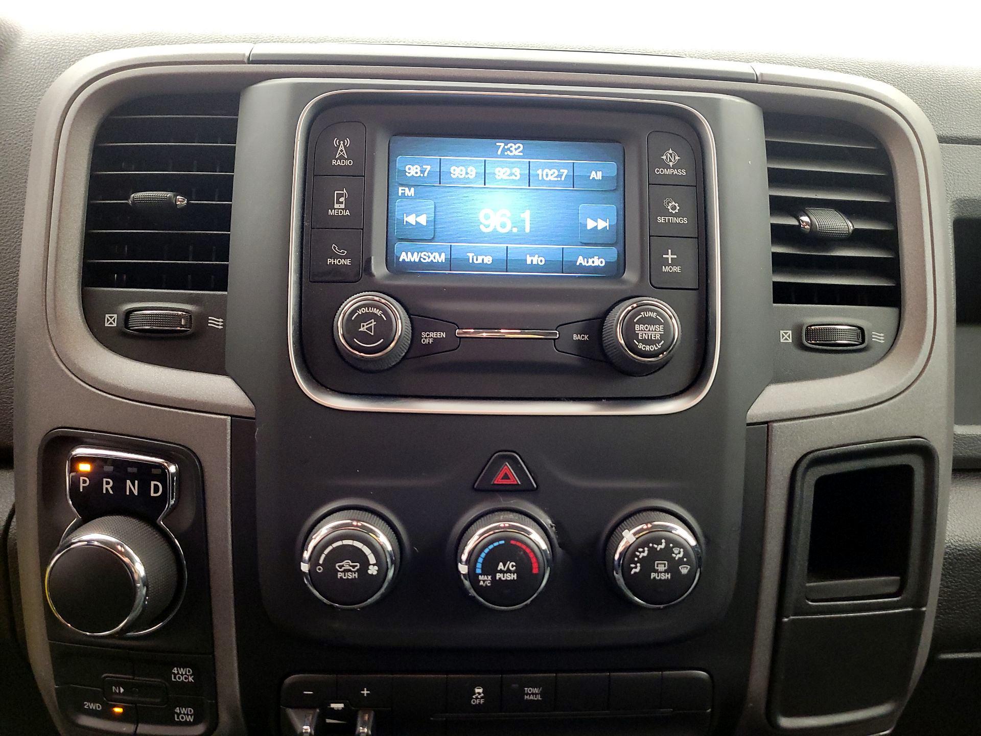 Thumbnail: 2020 RAM 1500 Classic - 13