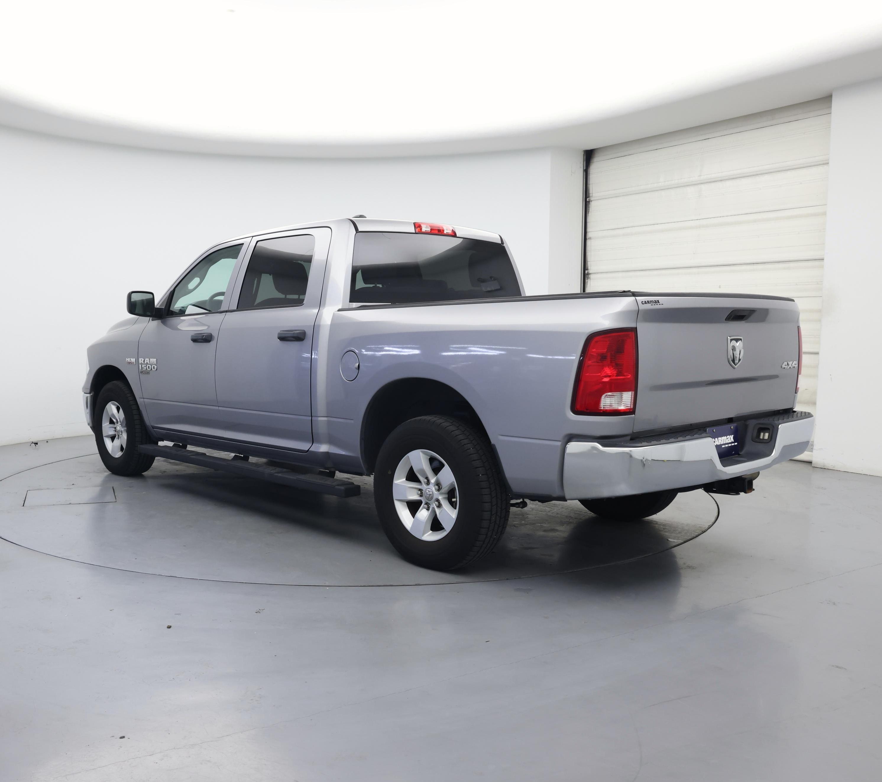 Thumbnail: 2020 RAM 1500 Classic - 2