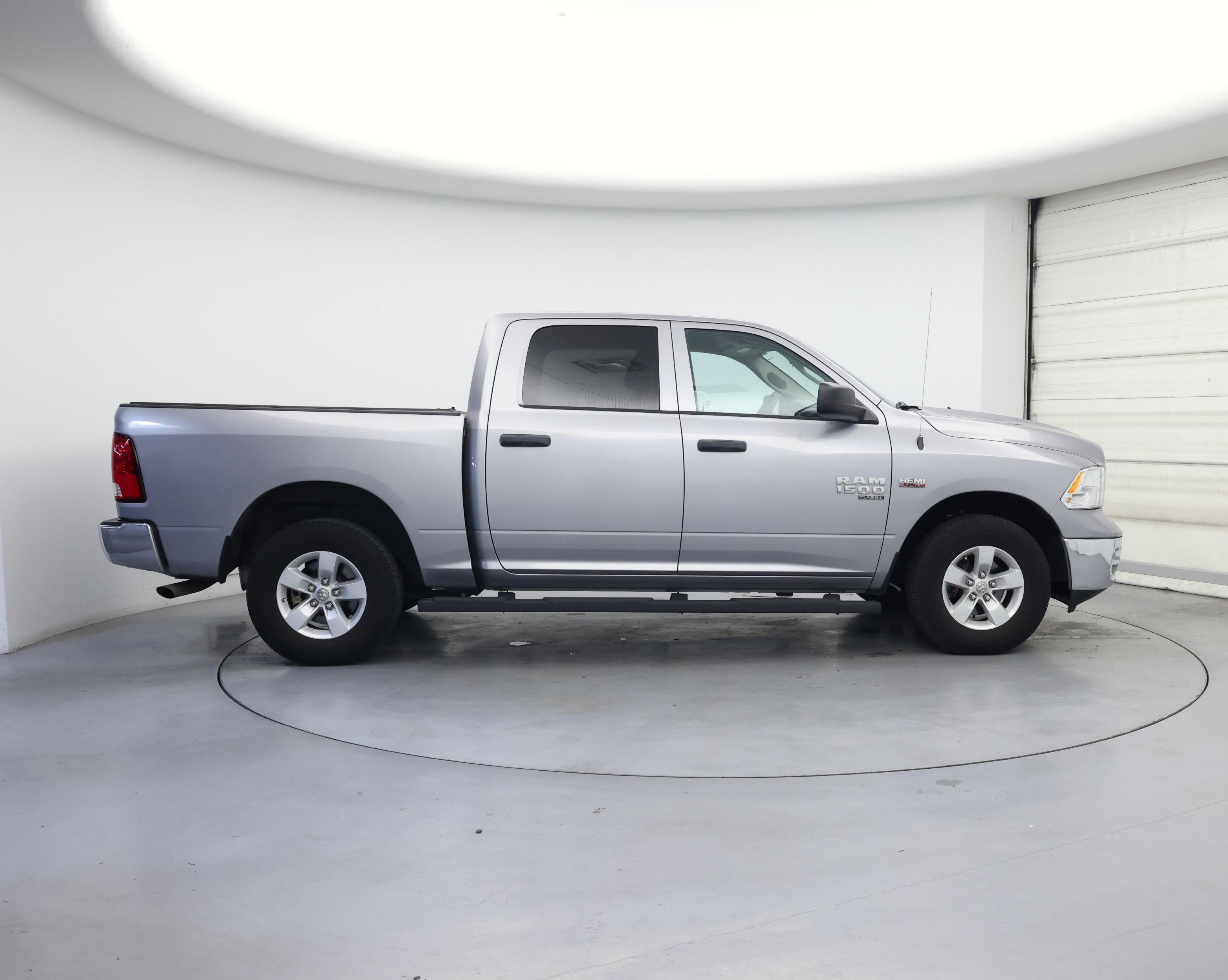 Thumbnail: 2020 RAM 1500 Classic - 7