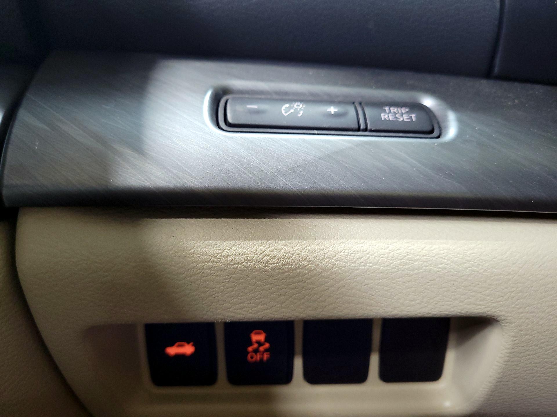 Thumbnail: 2016 Nissan Maxima - 13