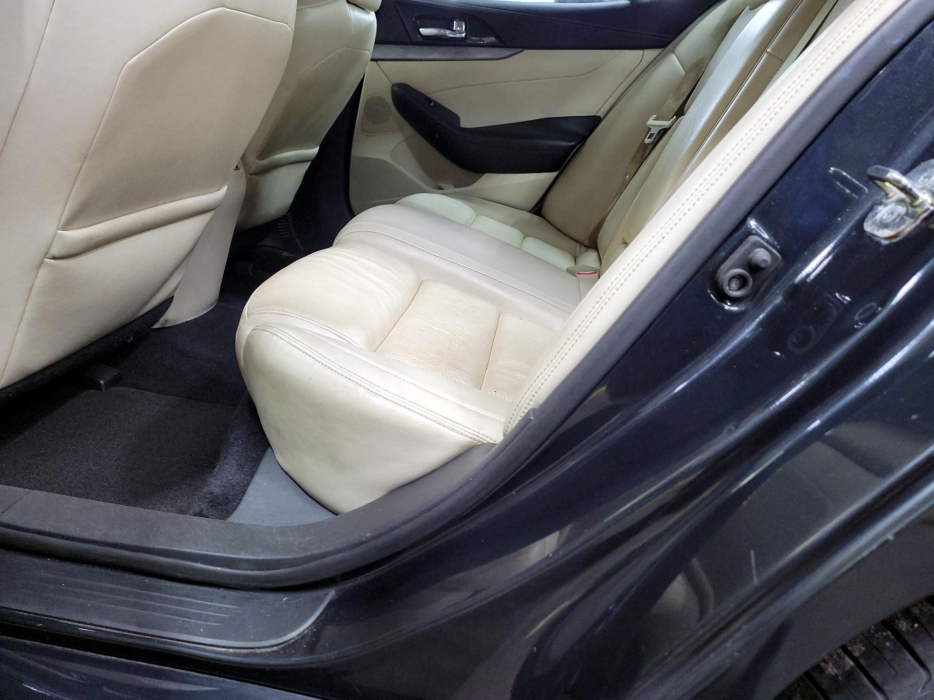 Thumbnail: 2016 Nissan Maxima - 18