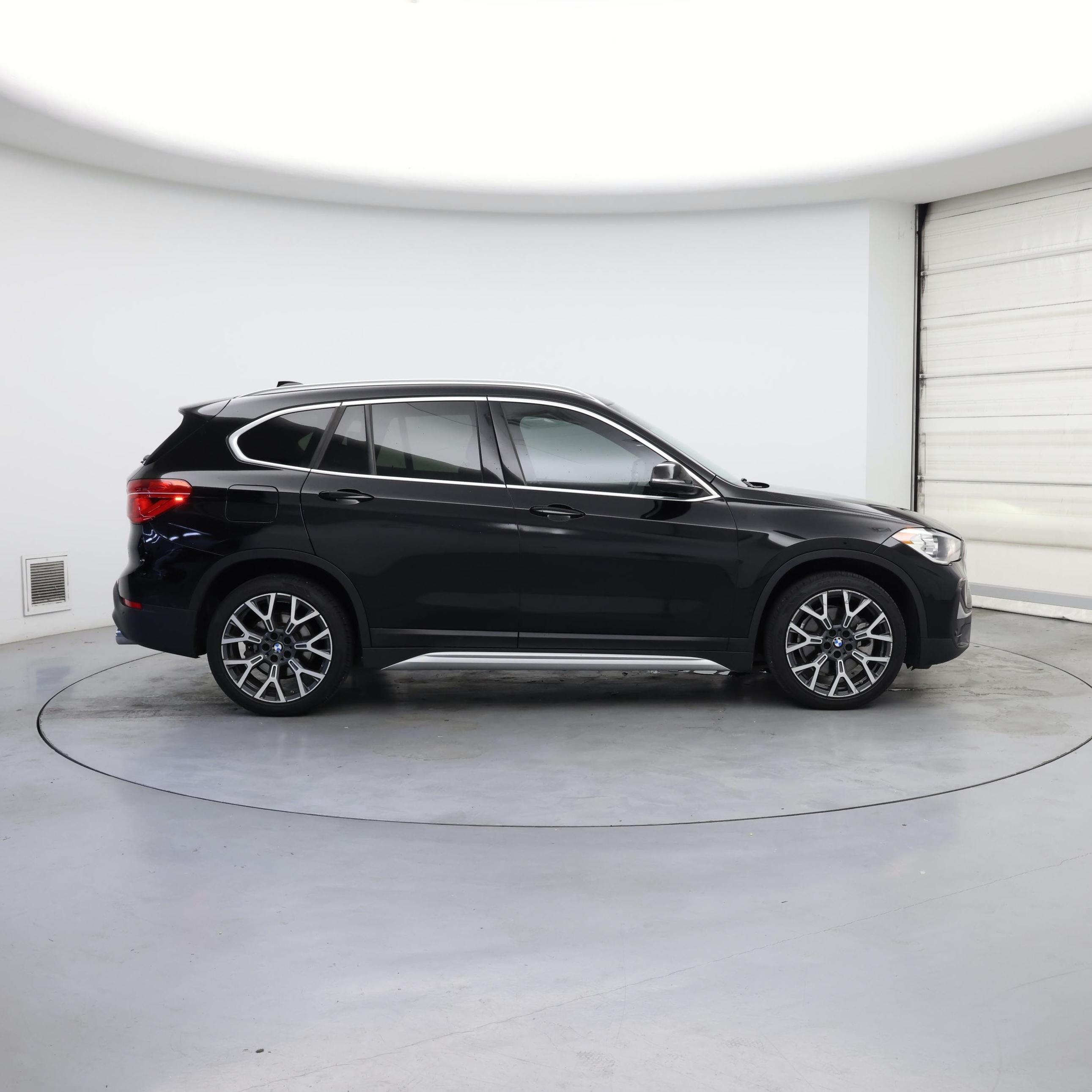 Thumbnail: 2021 BMW X1 - 7