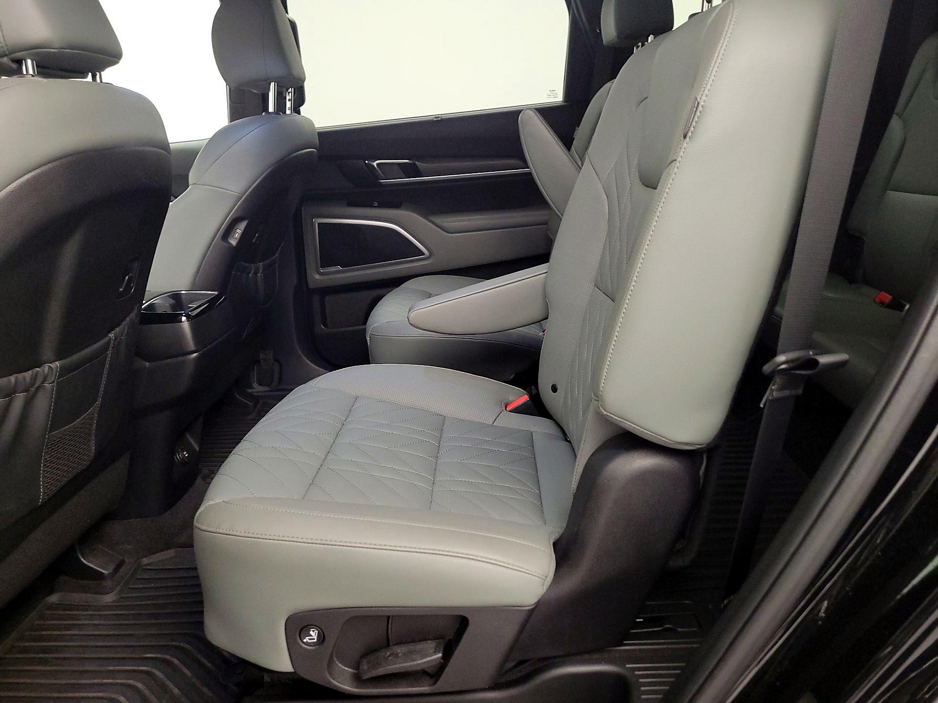 Thumbnail: 2023 Kia Telluride - 19
