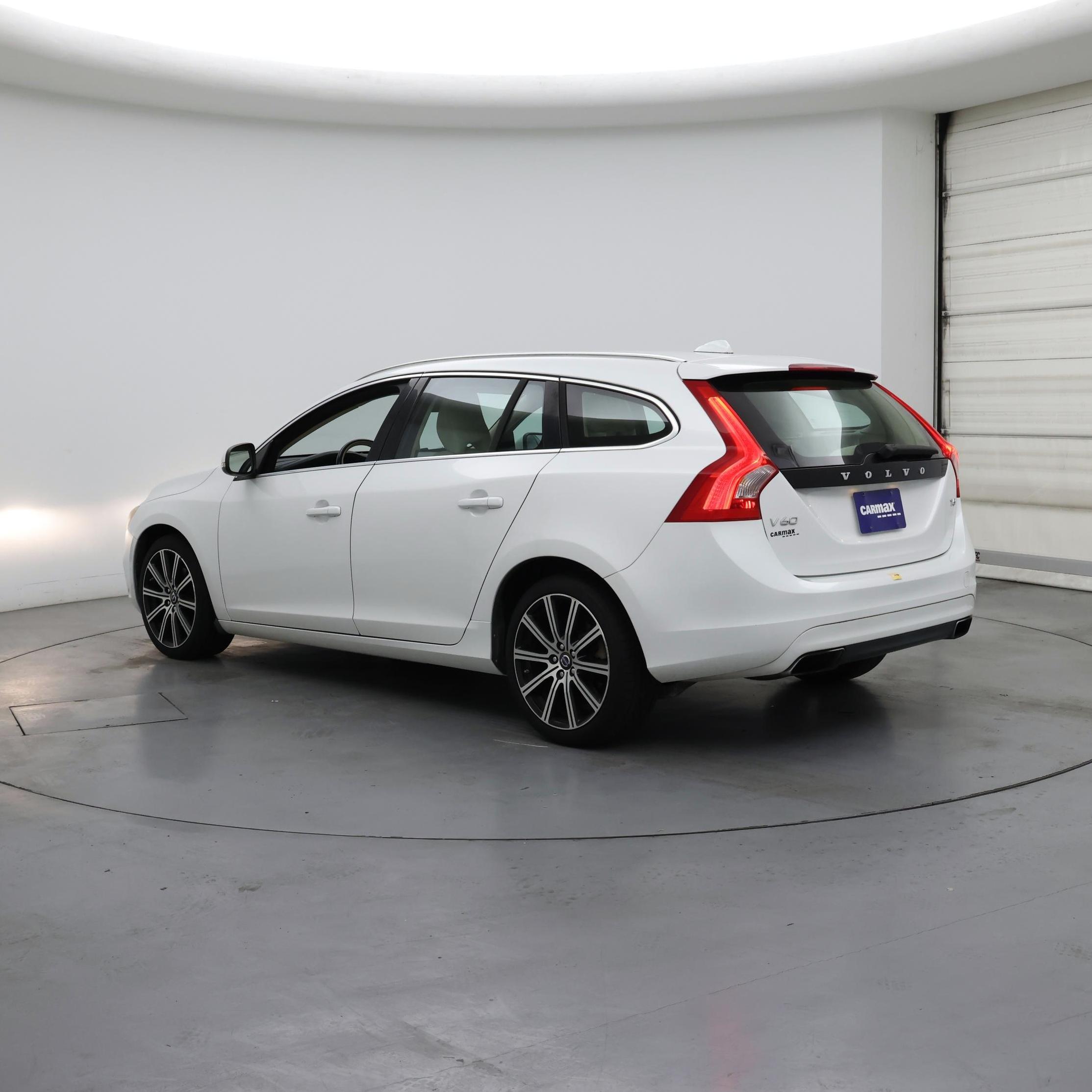 Thumbnail: 2015 Volvo V60 - 2