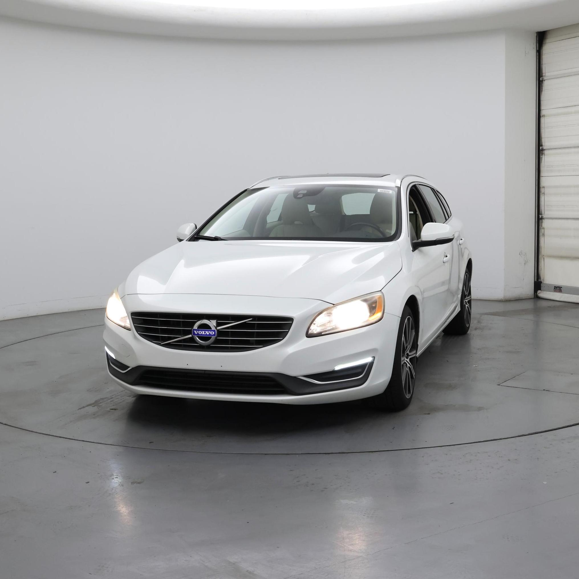 Thumbnail: 2015 Volvo V60 - 4