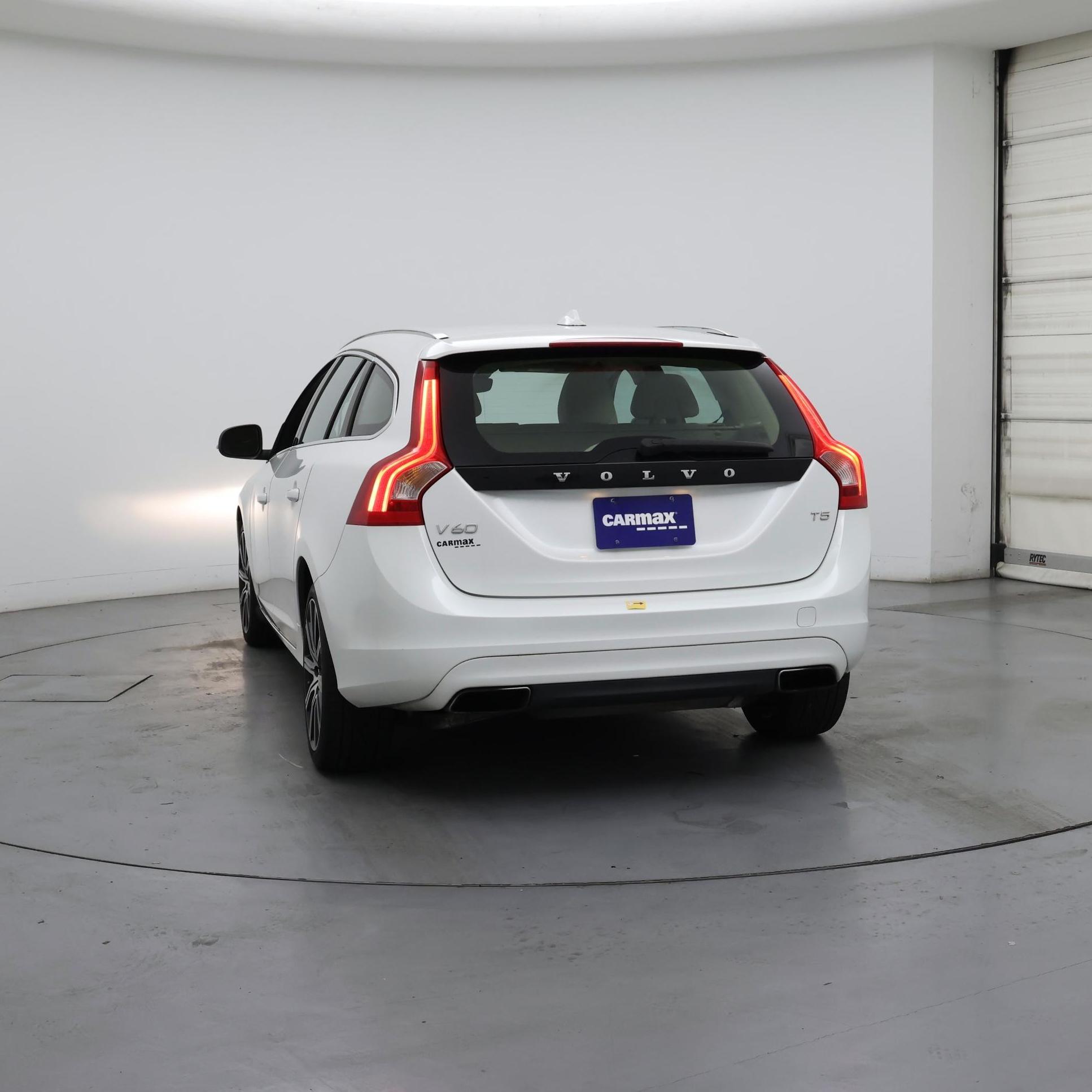 Thumbnail: 2015 Volvo V60 - 6