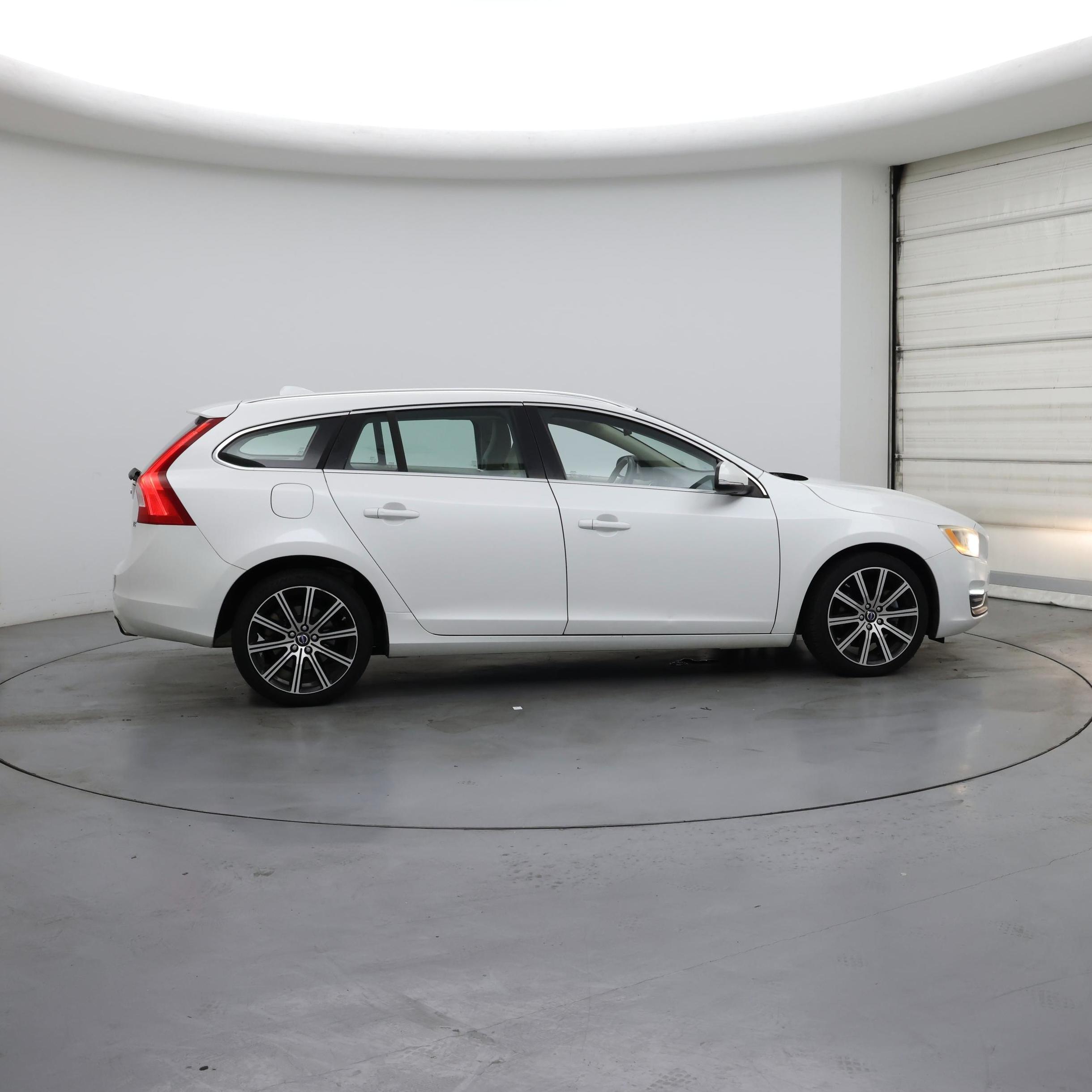Thumbnail: 2015 Volvo V60 - 7